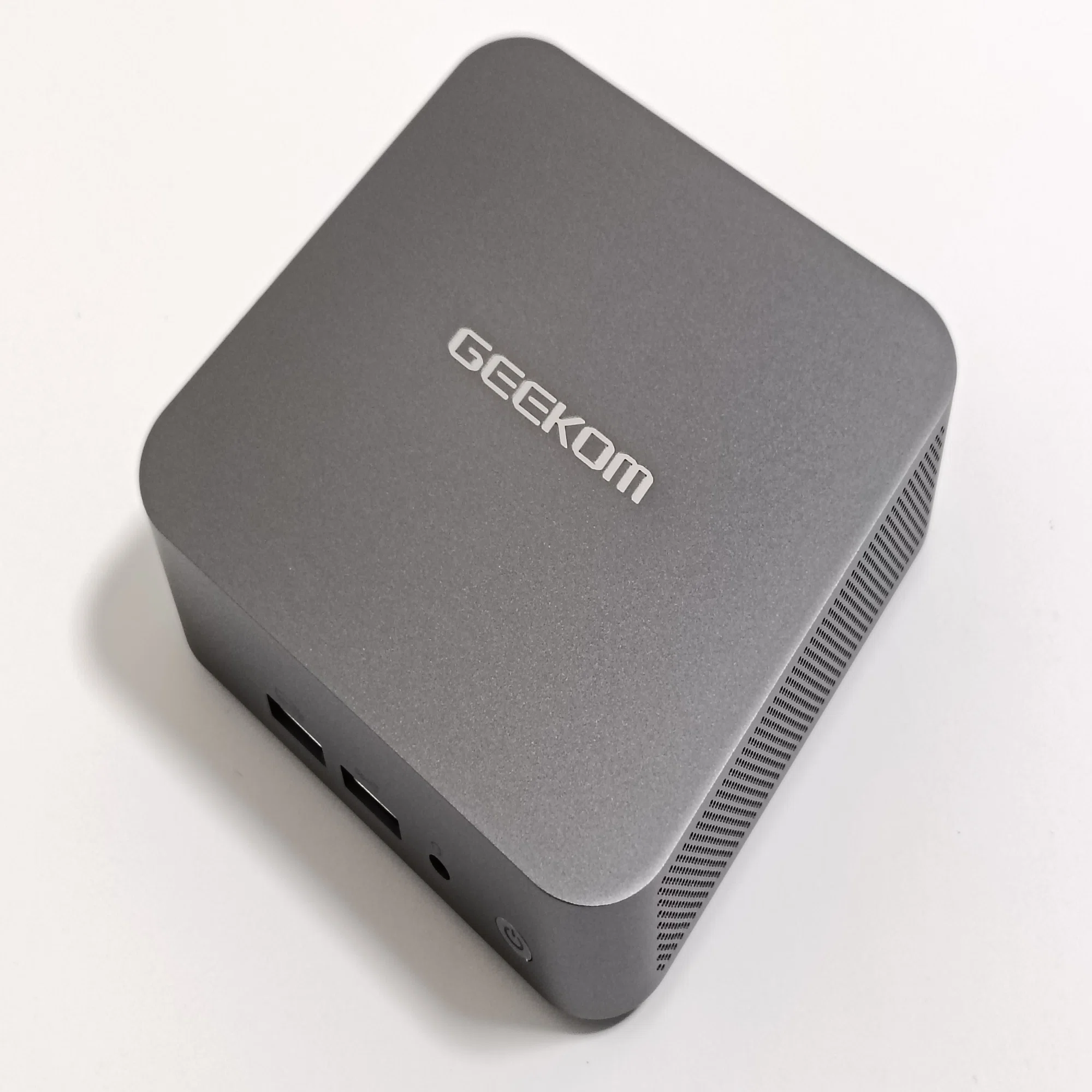 GEEKOM GT13 Pro 2025 Editionを試す｜「Intelが入っていてほしい 