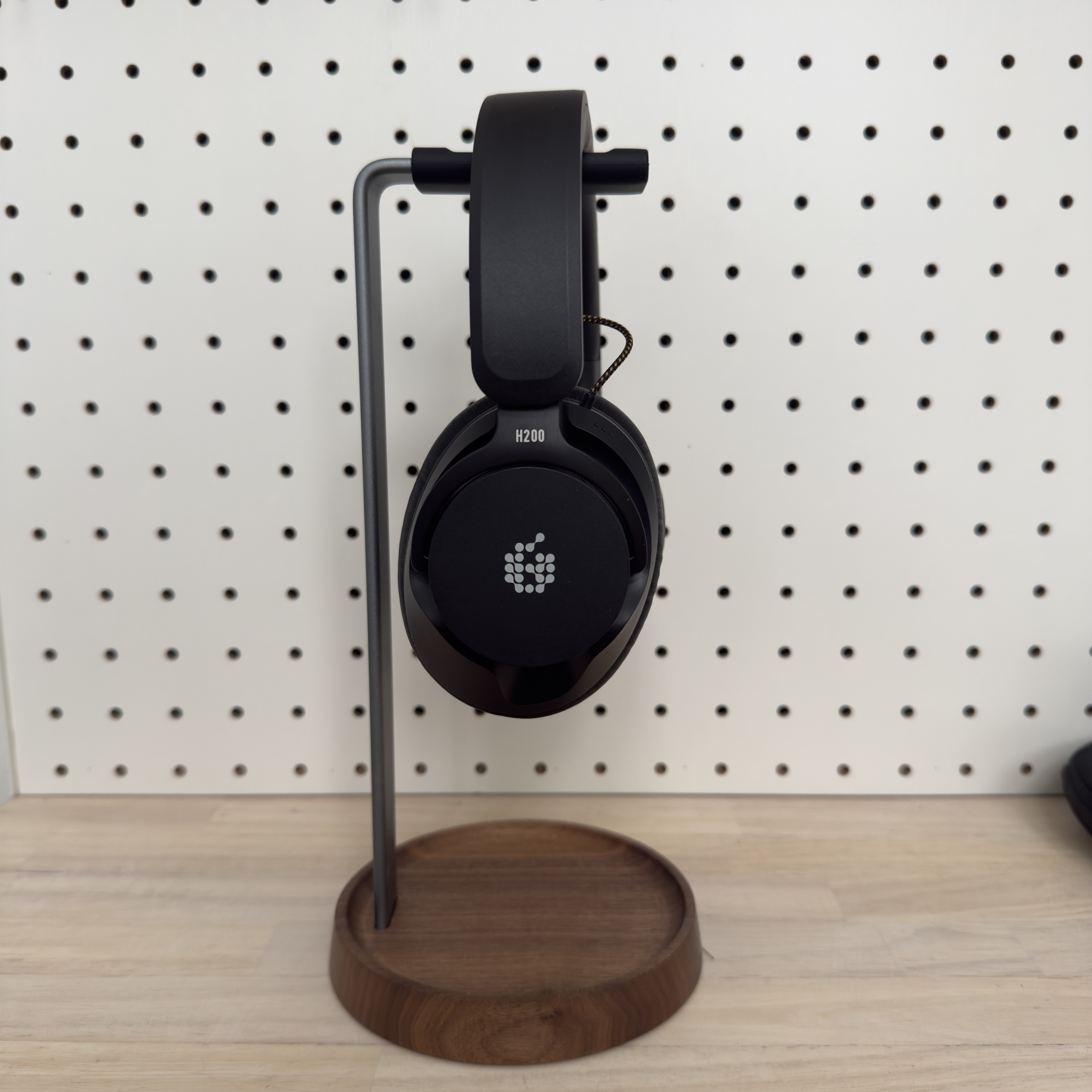 （未使用）ADAM AUDIO H200密閉型ヘッドホン Amazon.com: ADAM Audio H200 Closed-Back Headphones with