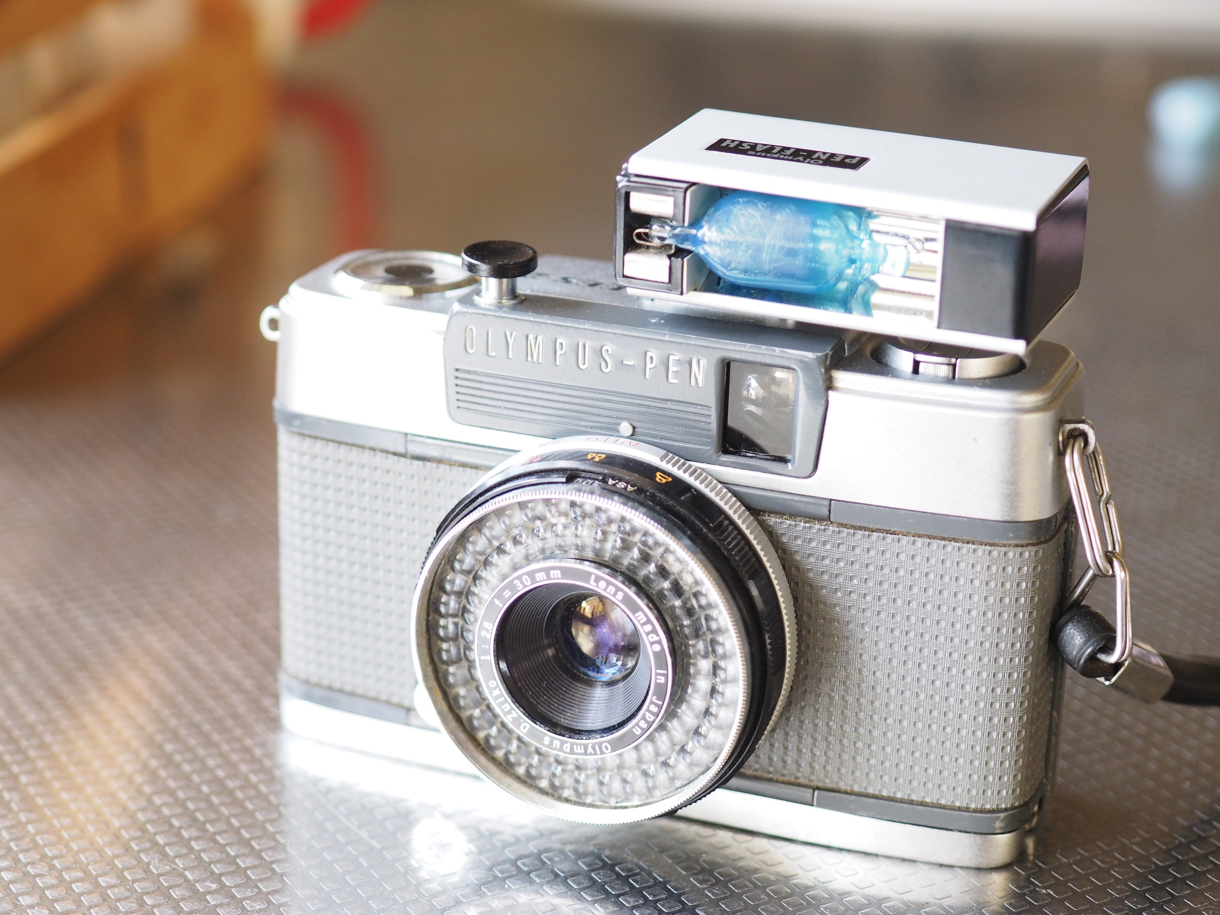OLYMPUSのカメラとフラッシュ PENのアクセサリー(その2)｜cherubino
