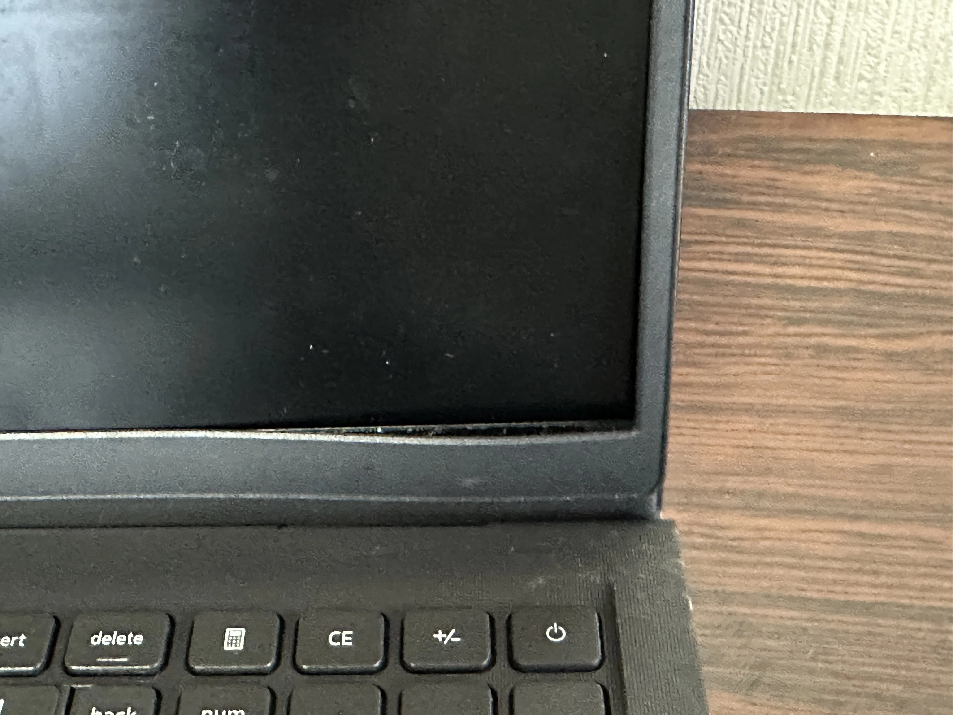 Vostro 15 3510 ヒンジ故障で開閉できない時の修理事例｜札幌の