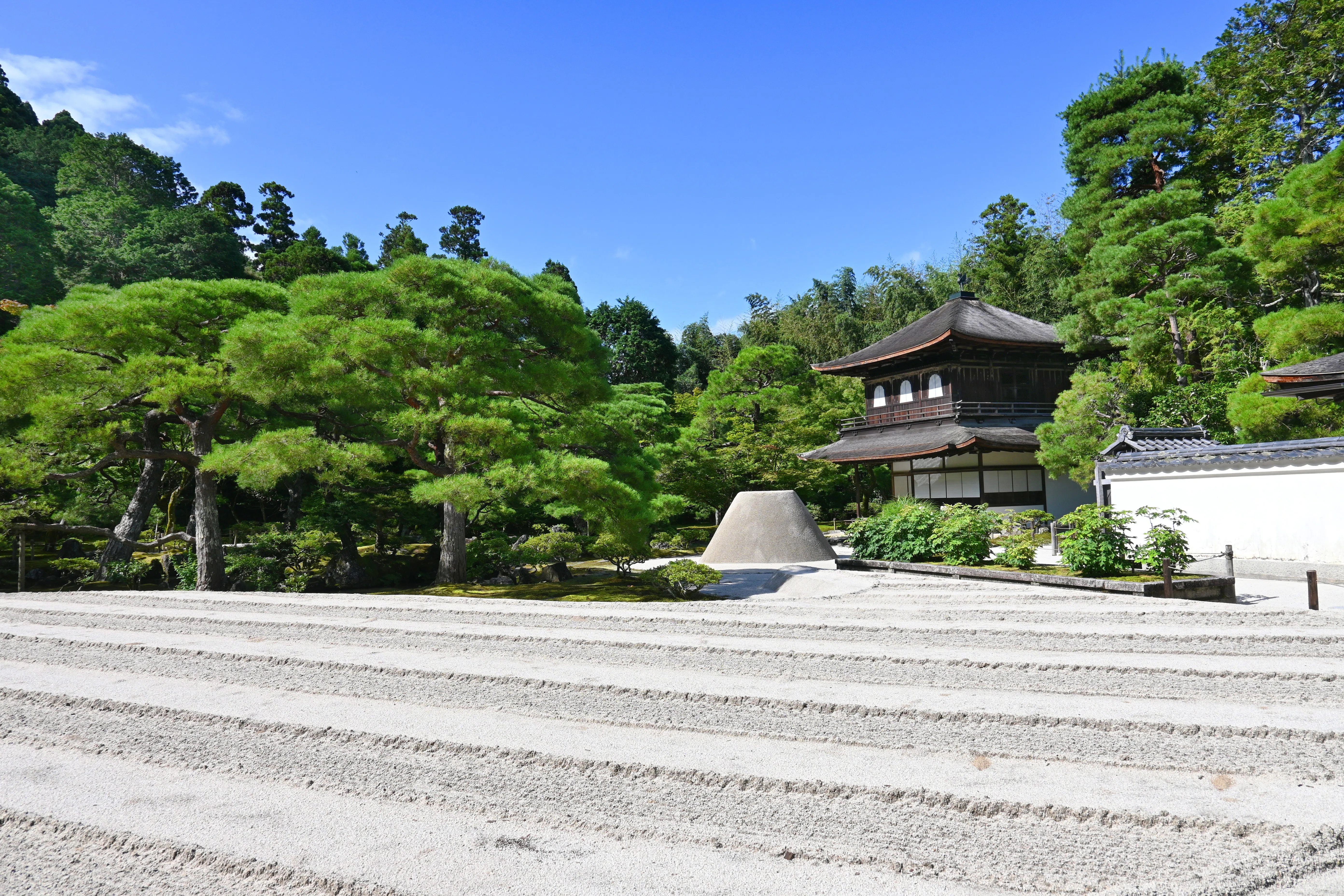 足利義政が残した静寂の物語 ～銀閣寺を歴史と美学で読む～どうして砂