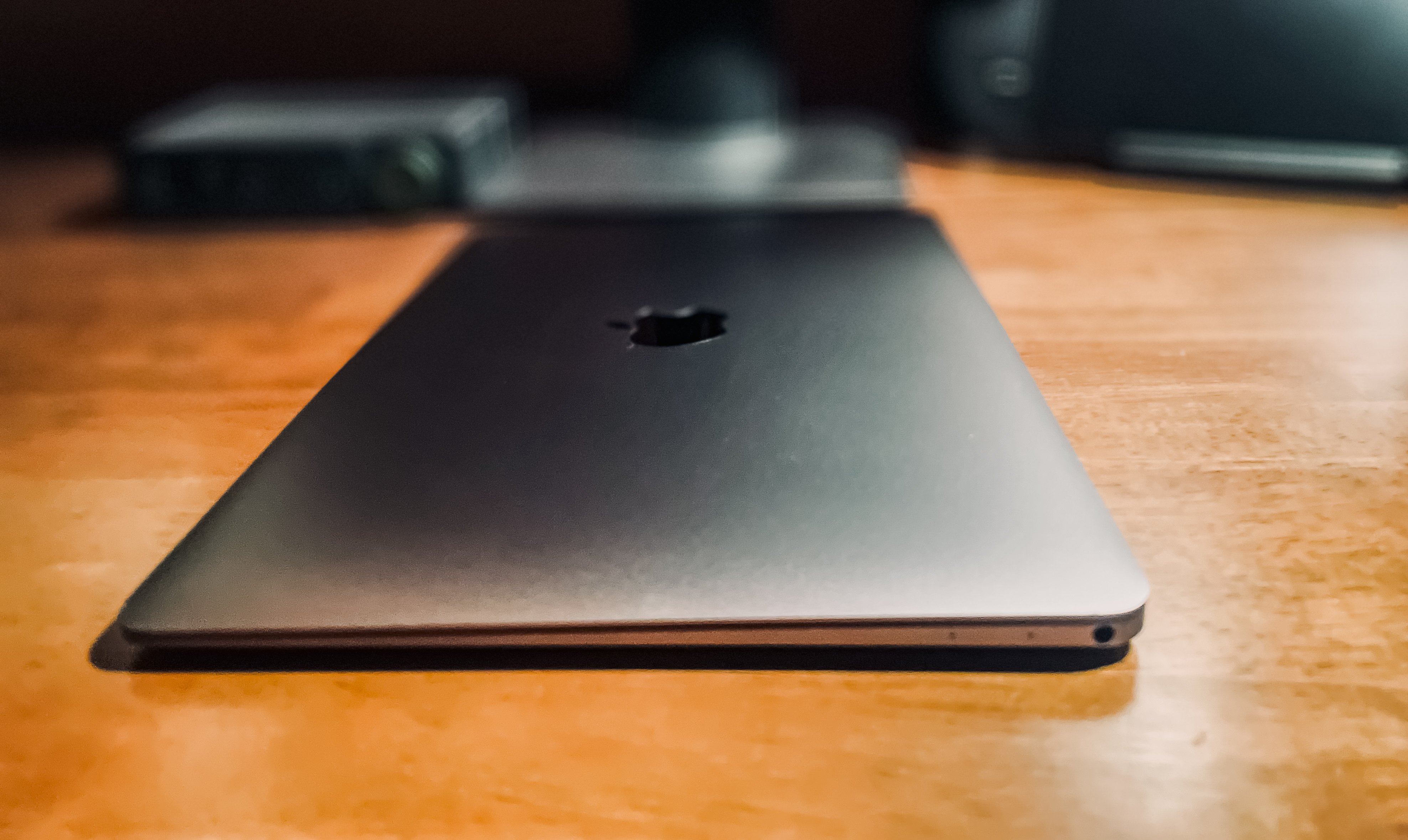 MacBook 12インチ】 〜愛用した“1年間”の感想〜 持ち運びに”最適”で