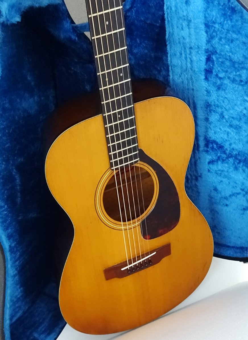 ヤマハ　FG-110　レッドラベル　程度良好です YAMAHA（ヤマハ） Yamaha FG-110 Red Label Acoustic Guitar