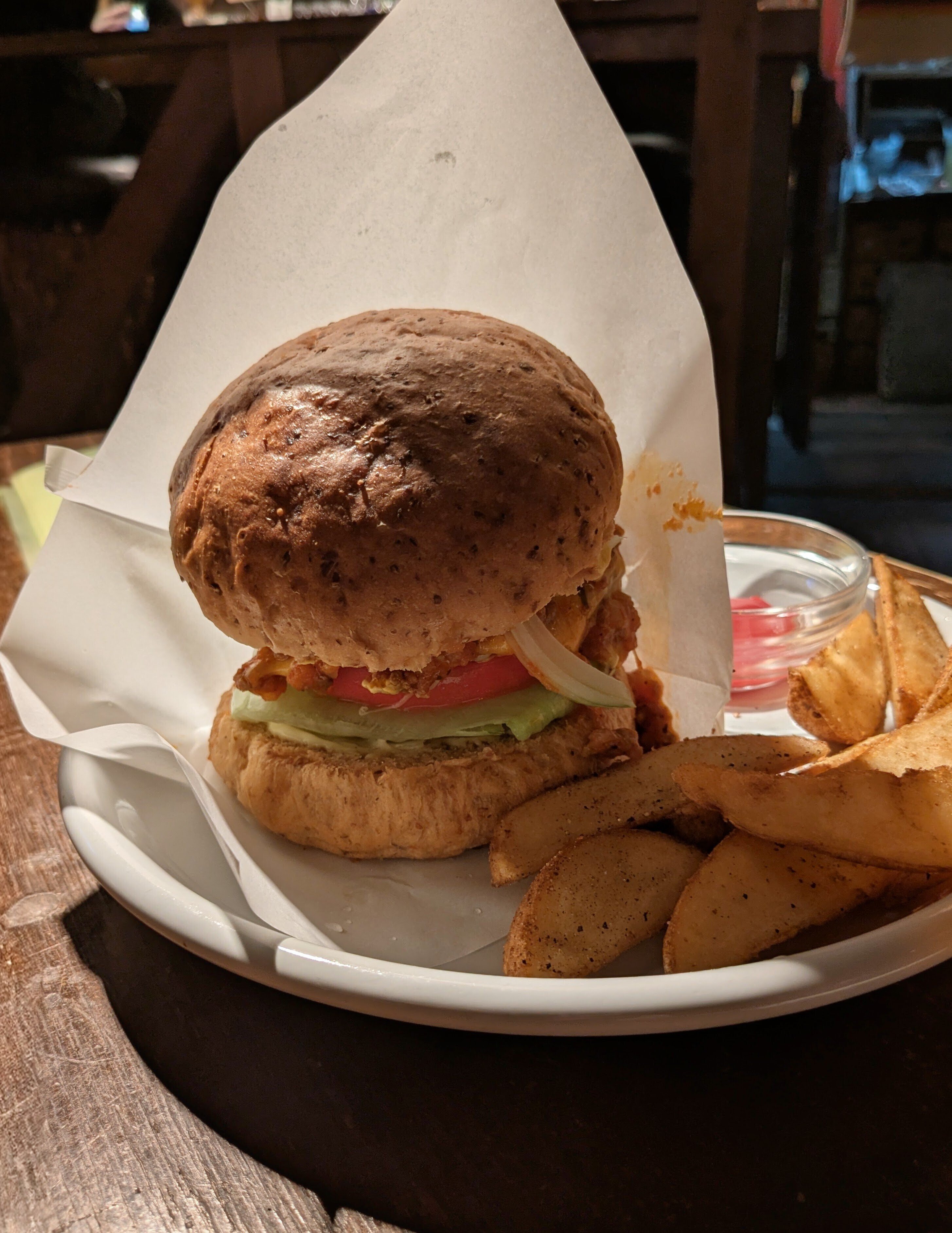 デラックスチーズバーガー＠RED WOOD(岐阜県可児市)｜バババイン