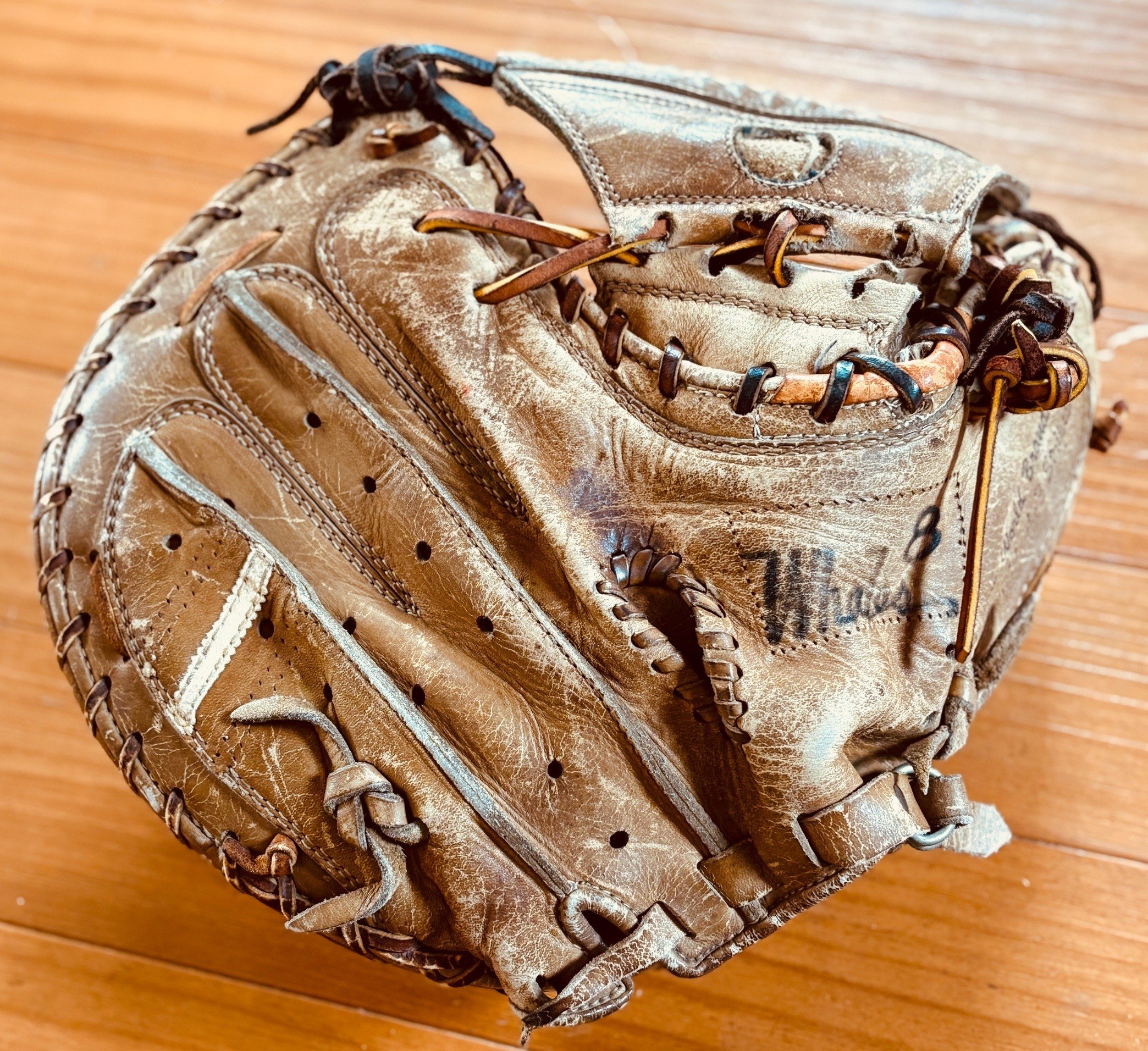 ダンプ辻│バラバラのキャッチャーミット｜ダンプのひとりごと