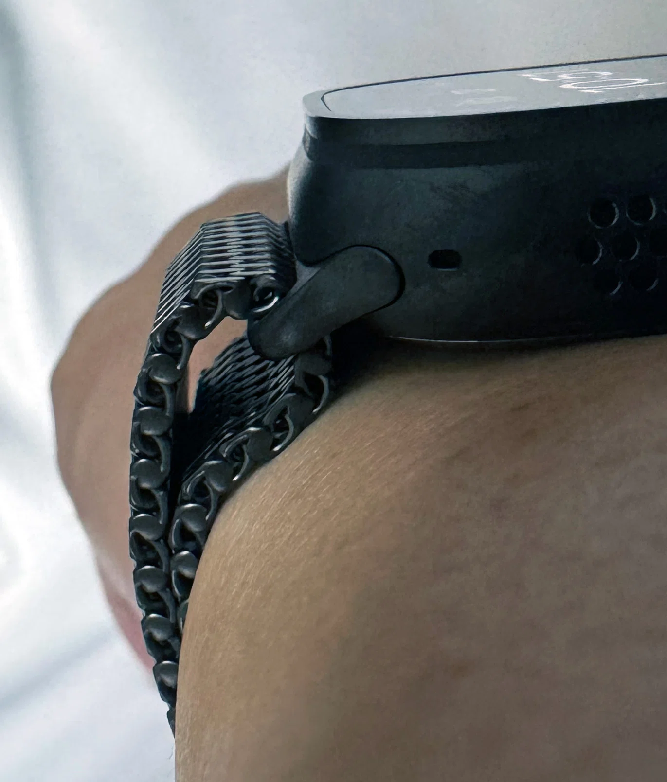 Apple Watch Ultra 3 ブラックチタニウム｜あふれる
