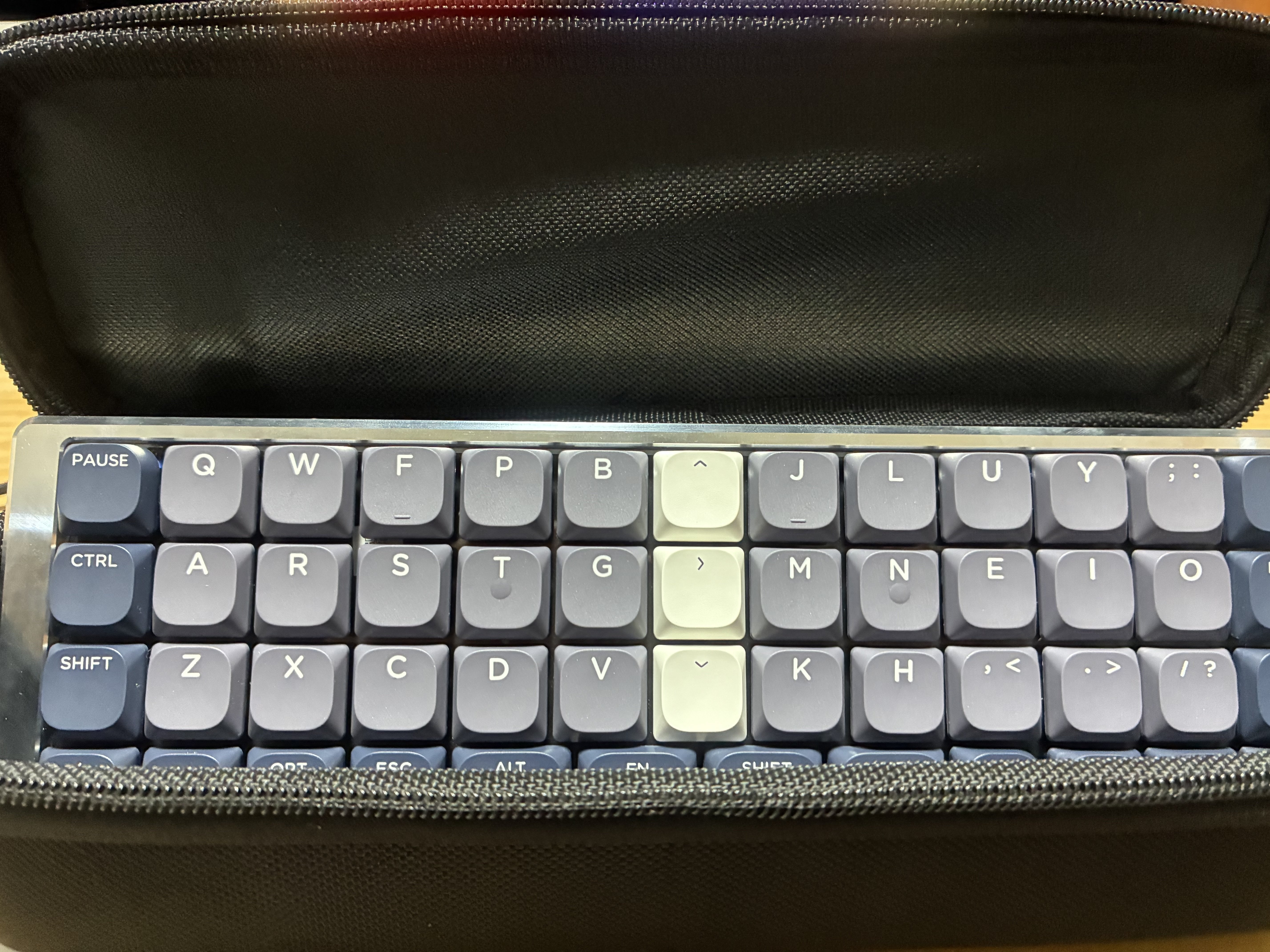 GoForty v2 US レイアウト Proケース 黒 スイッチ付き GoForty v2 US レイアウト Proケース 黒 スイッチ付き GoForty v2を