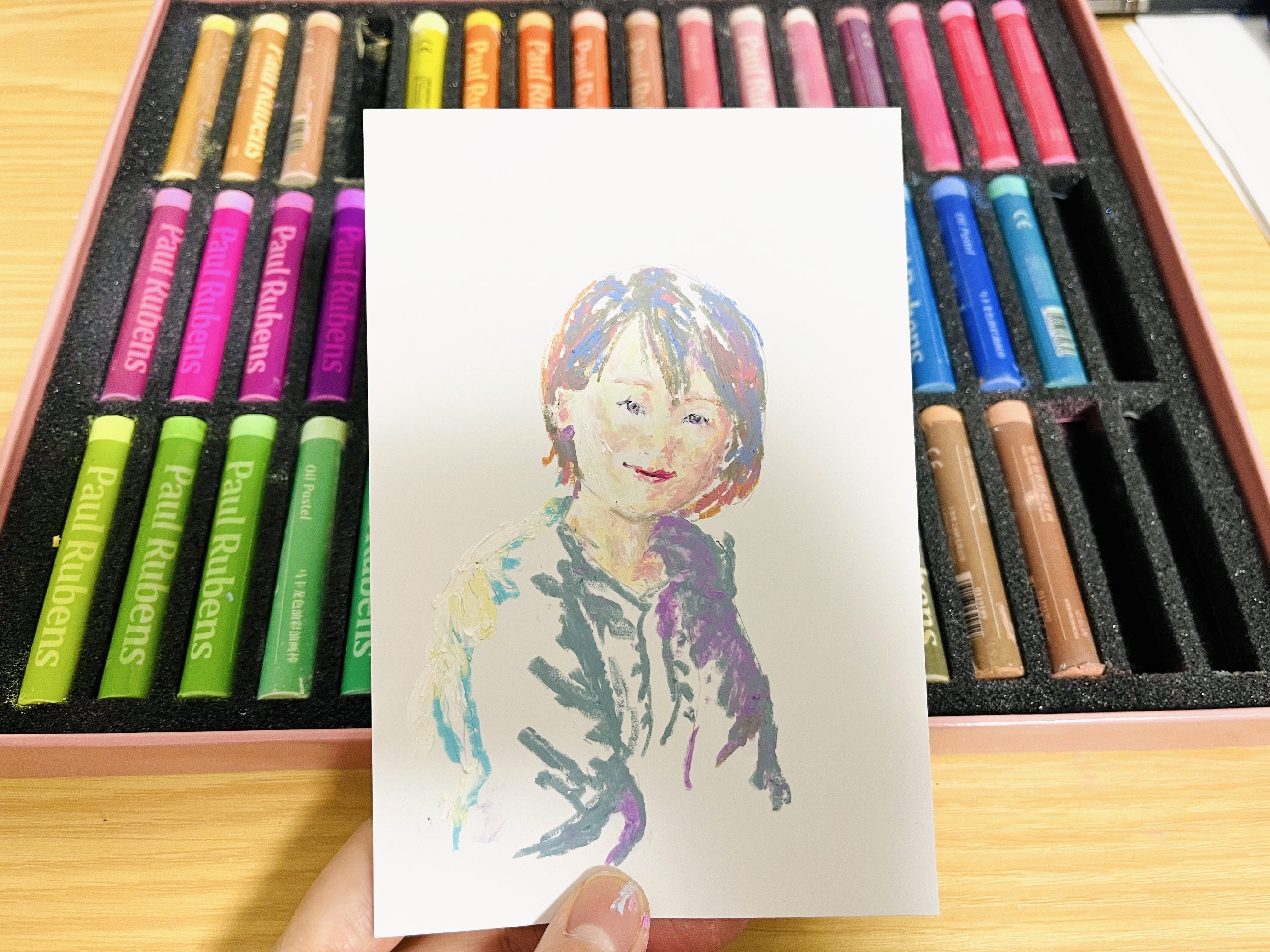 クレヨンで似顔絵｜nanohana