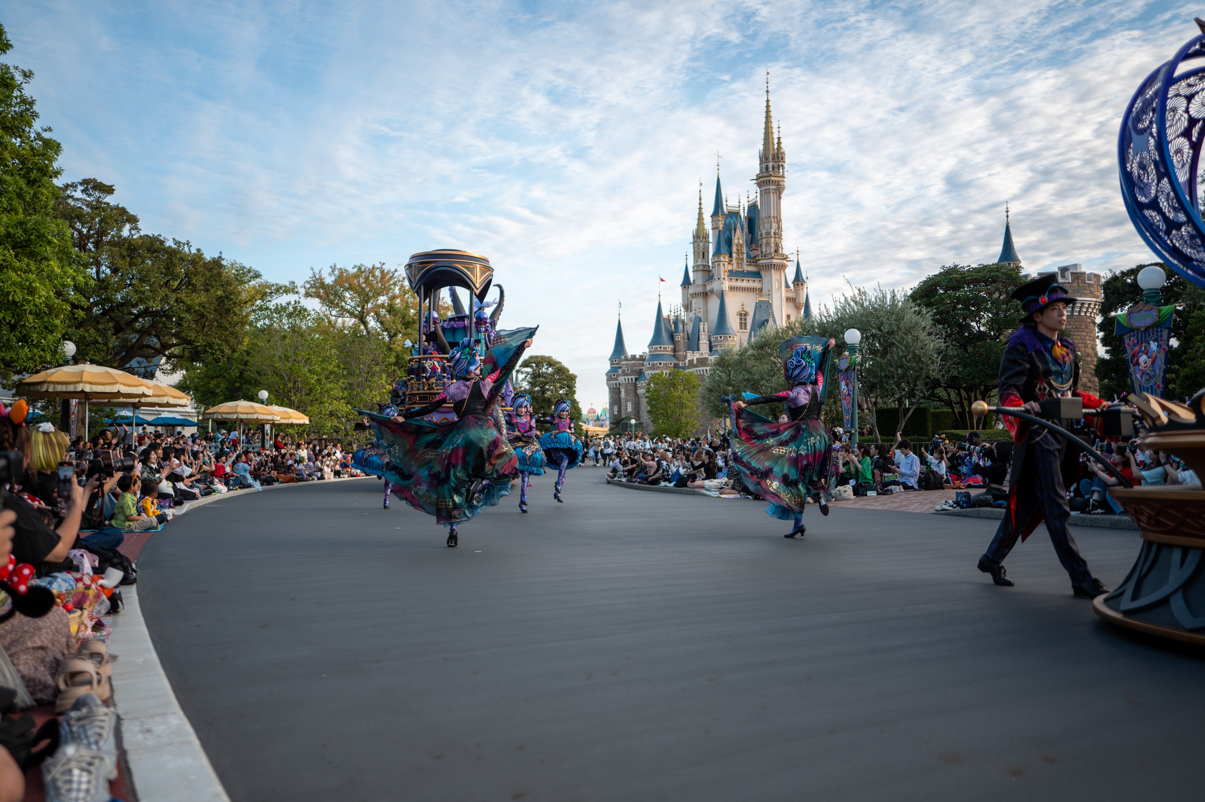 2025ディズニーハロウィン 2nd ミニーフロート停止位置 'Into the