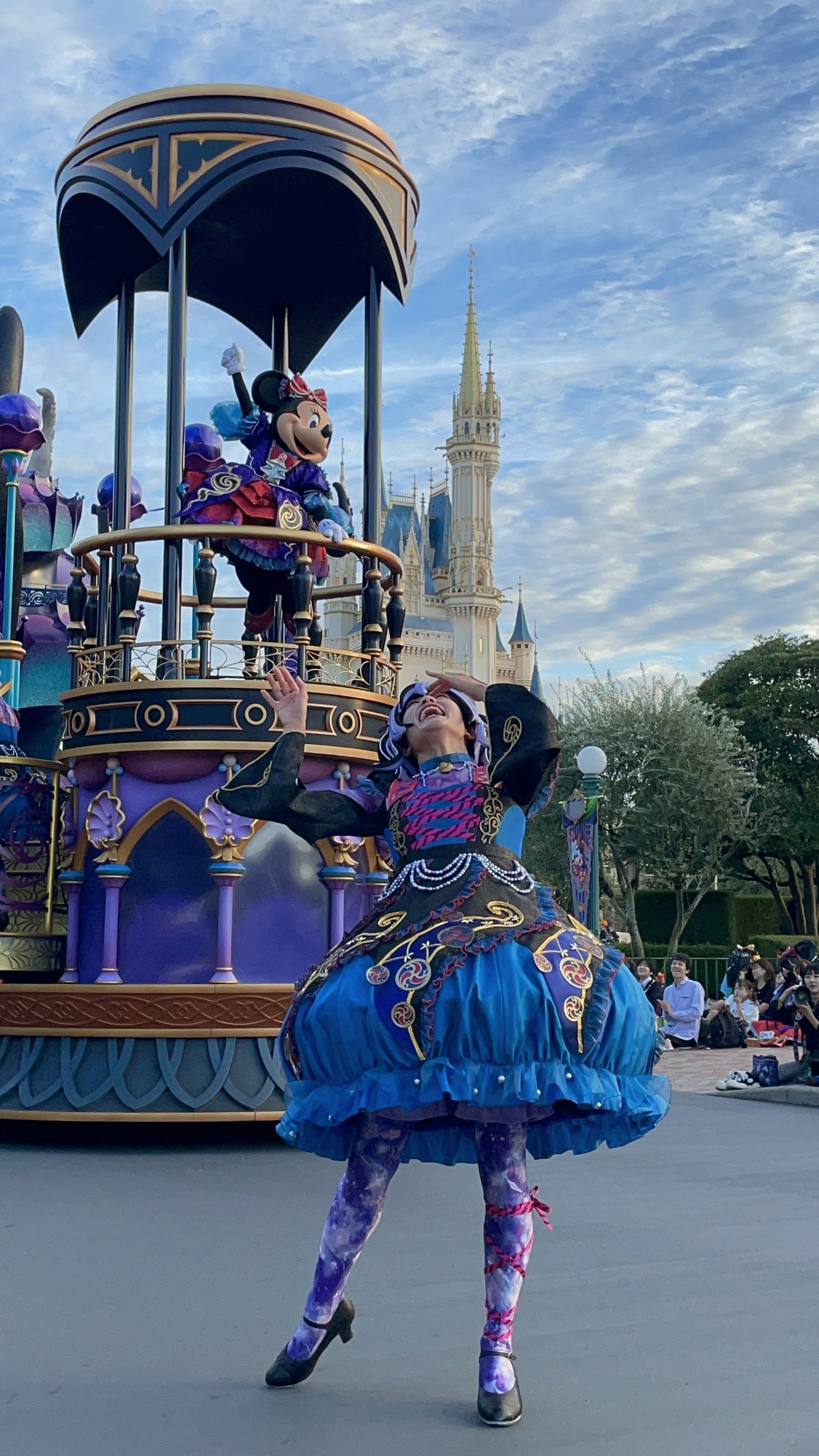 2025ディズニーハロウィン 2nd ミニーフロート停止位置 'Into