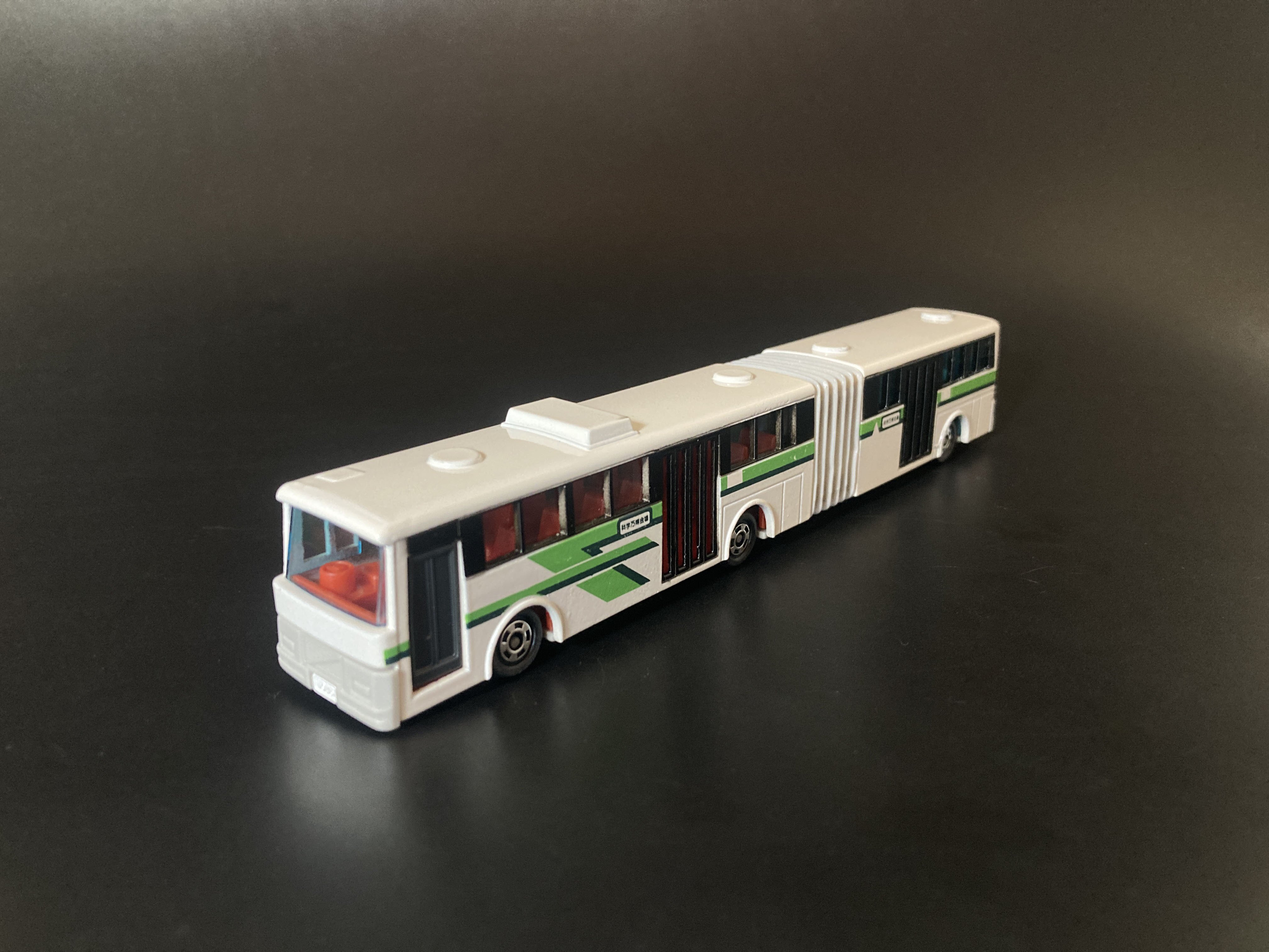 昭和のロングトミカ】つくば科学万博と「VOLVO 富士重工 L4」｜レトロ