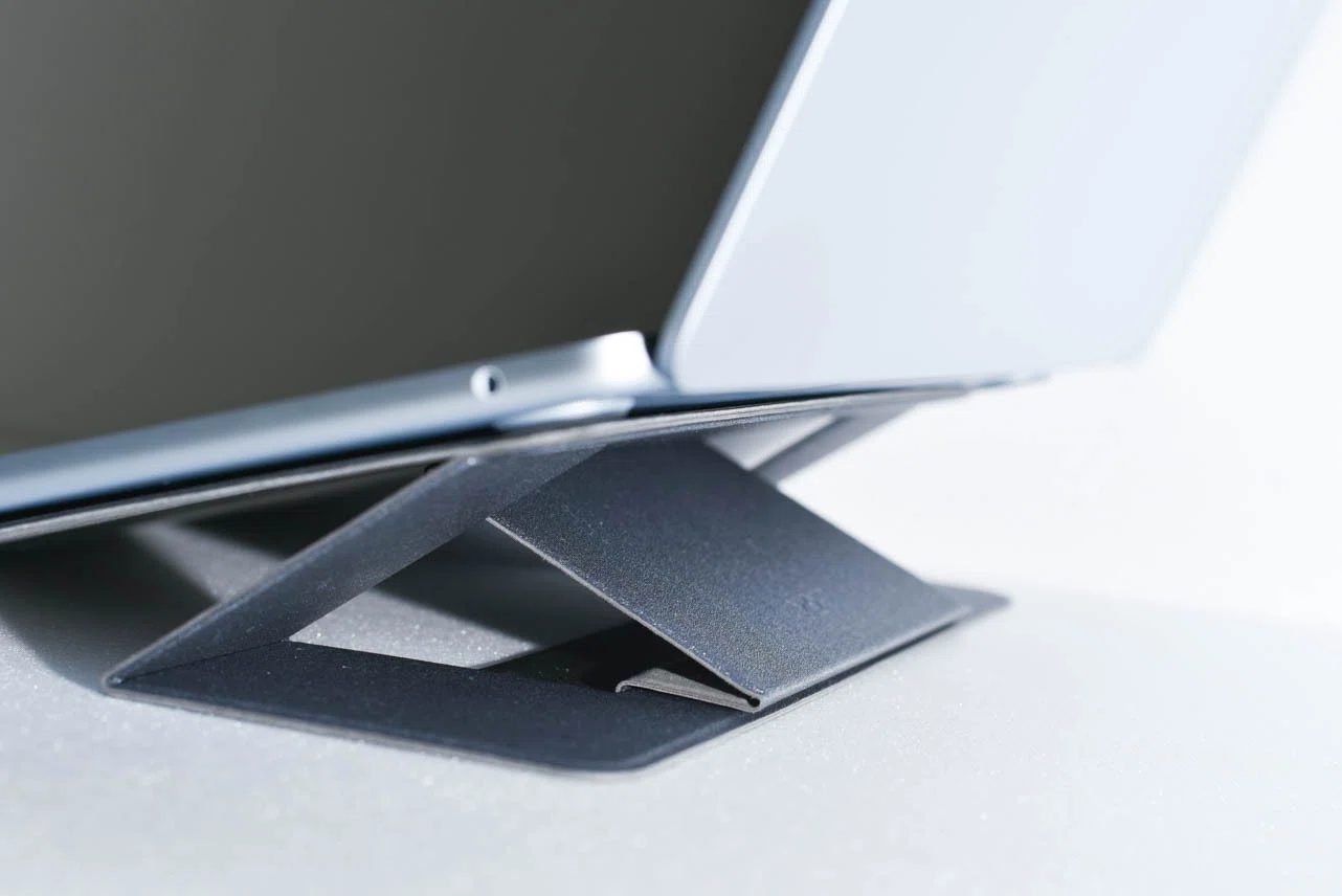 MacBook Air 13 2017 おまけ　MOFT製スタンド MacBookairにMOFTのスタンドをつけました｜岳景