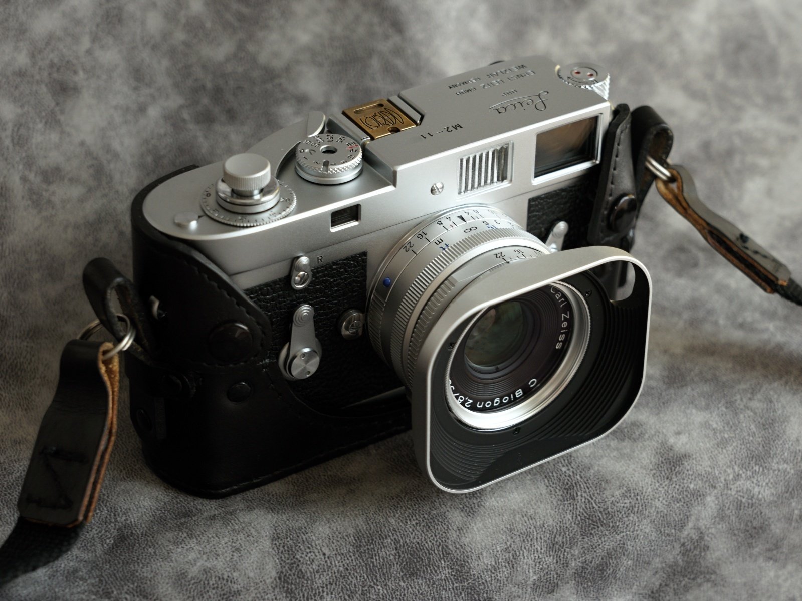 41．CARL ZEISS C BIOGON T* 2,8/35 ZMに装着する角形フード