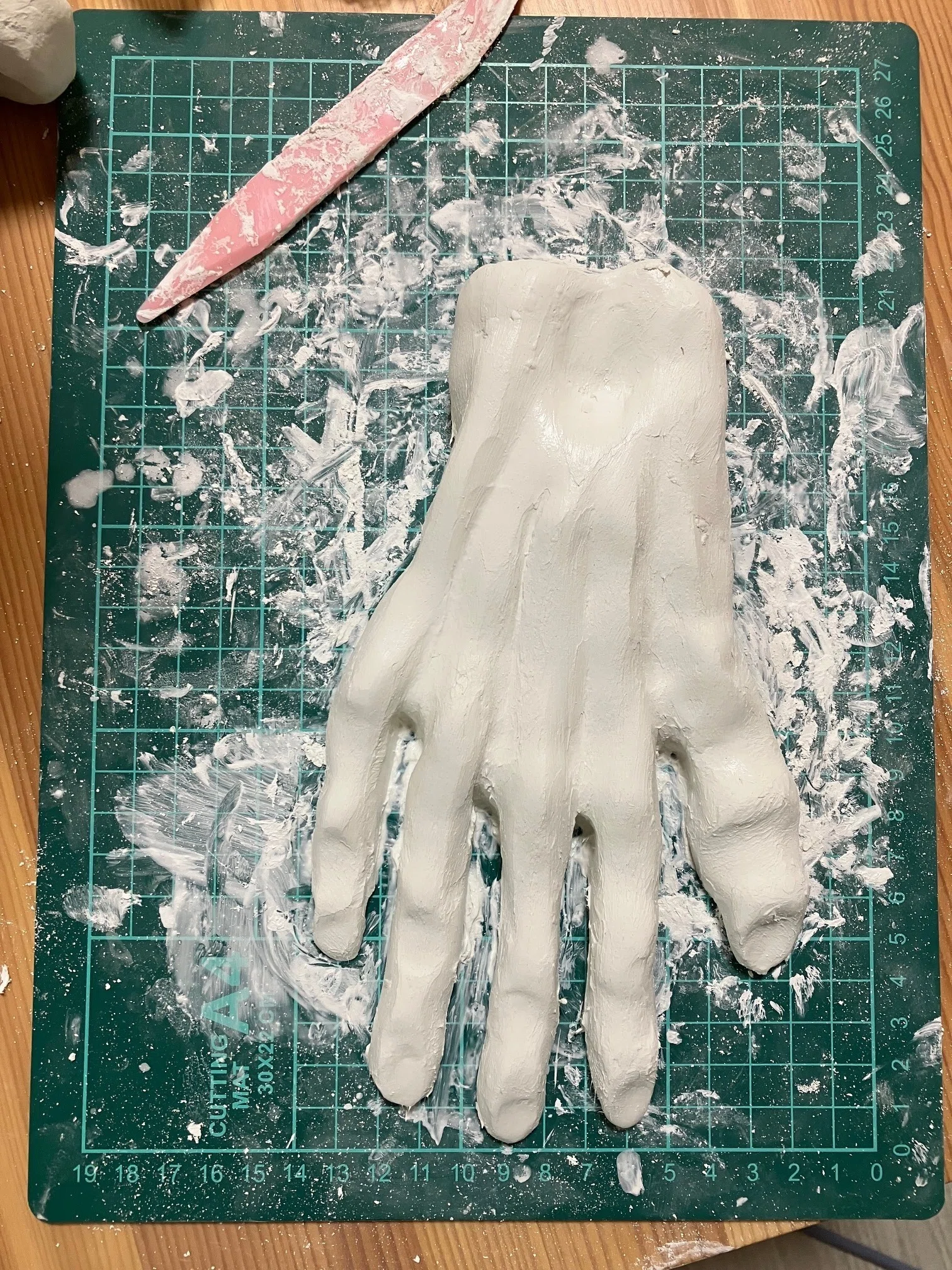 突然の紙粘土による造形3 -手を作る。そして伝説へ-｜fujekko