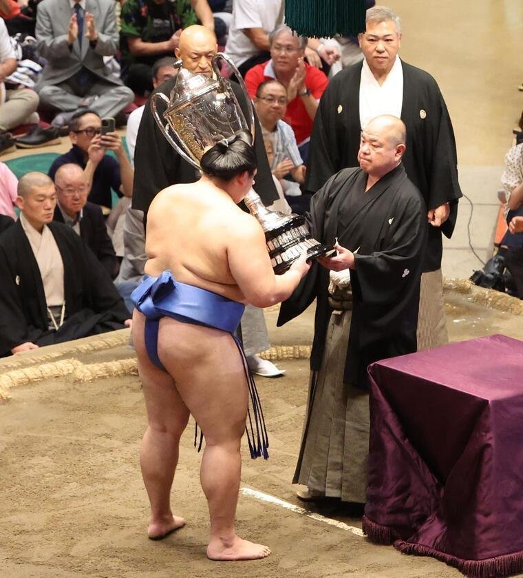 大相撲秋場所の千秋楽・横綱優勝決戦戦「大豊時代」の幕開け｜野猿（や