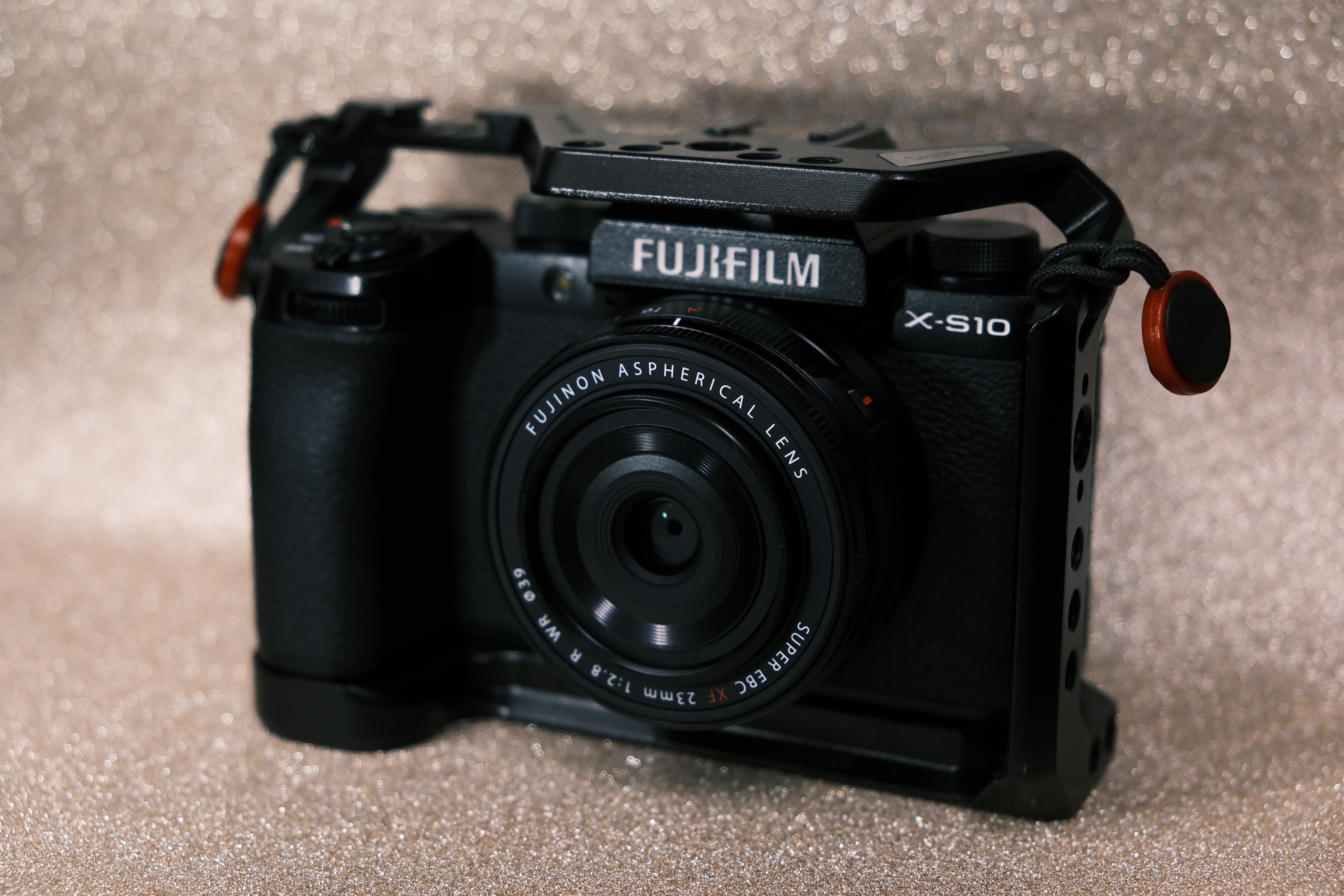 FUJIFILM X-E5 | 届きました。ちいさいが思ったほど軽くはない