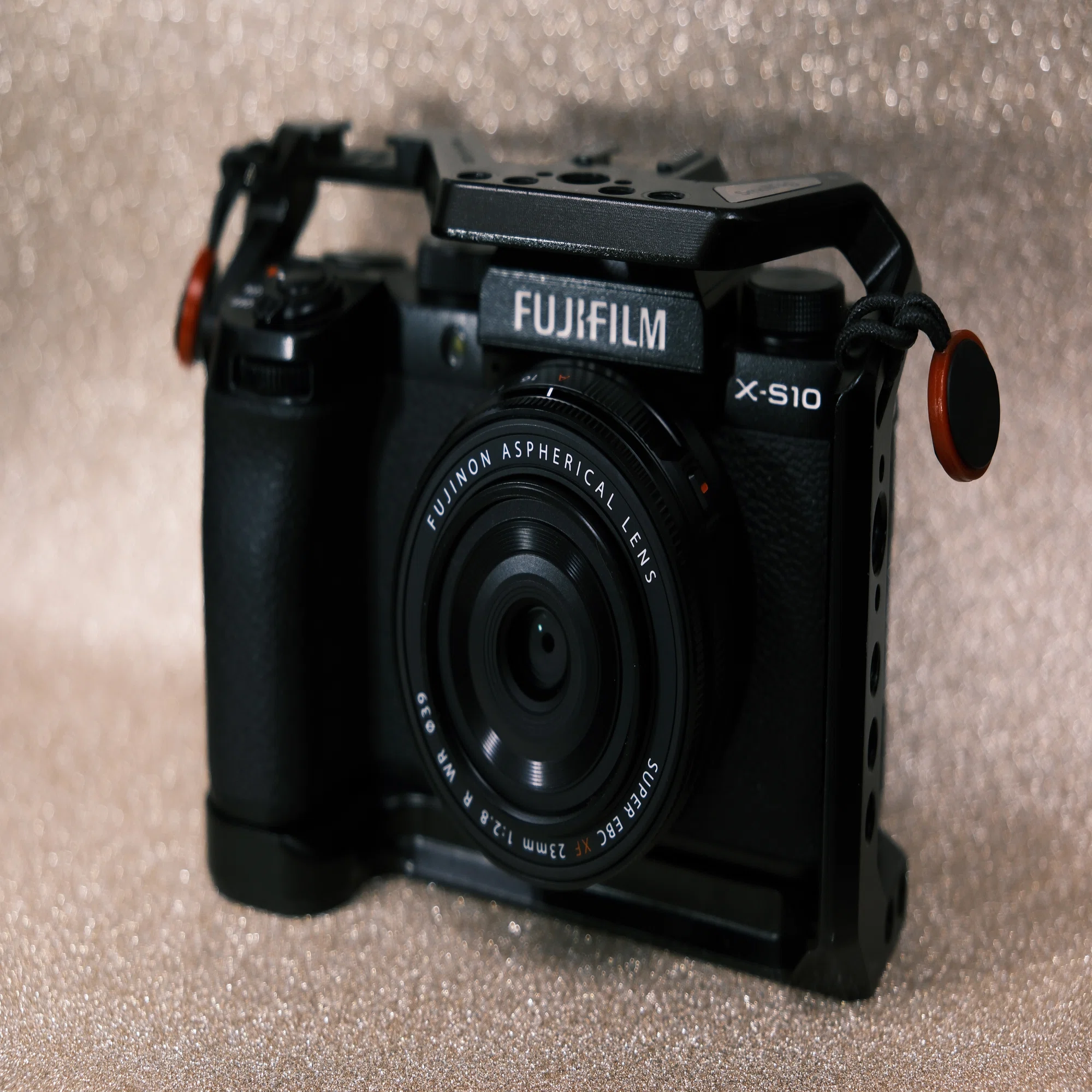 FUJIFILM X-E5 | 届きました。ちいさいが思ったほど軽くはない。｜1GOU
