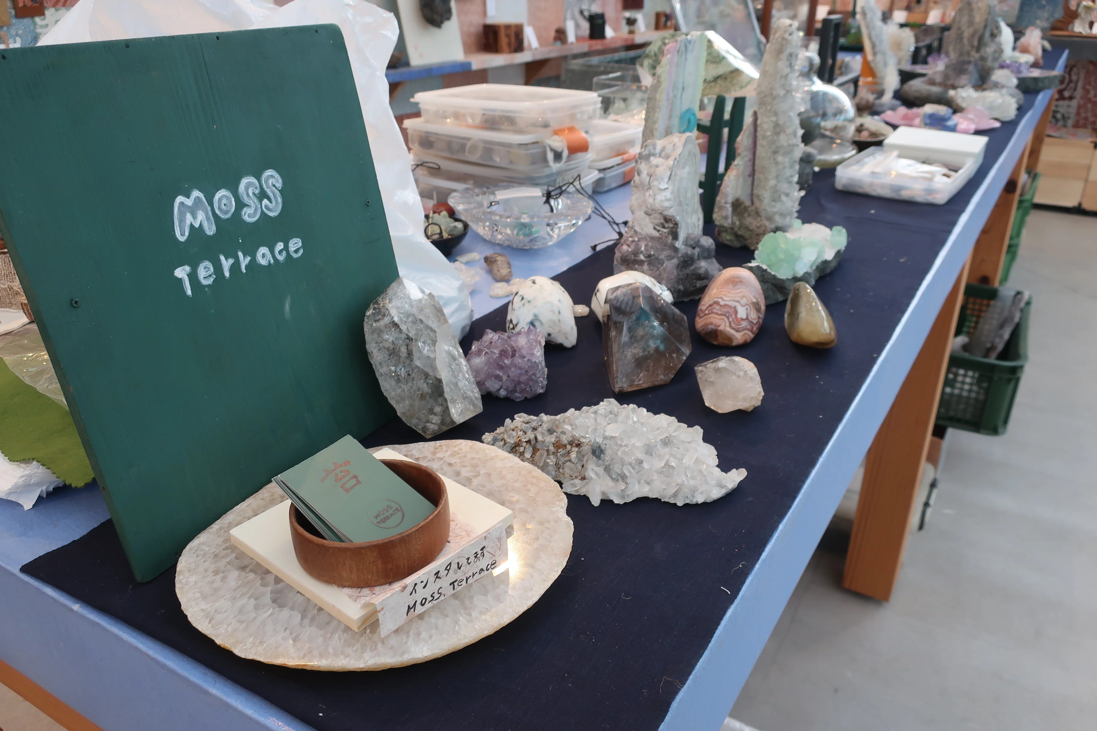 天然石の愛でかた展｜自然光に照らされて、一段と輝く天然石たち｜タスカケ