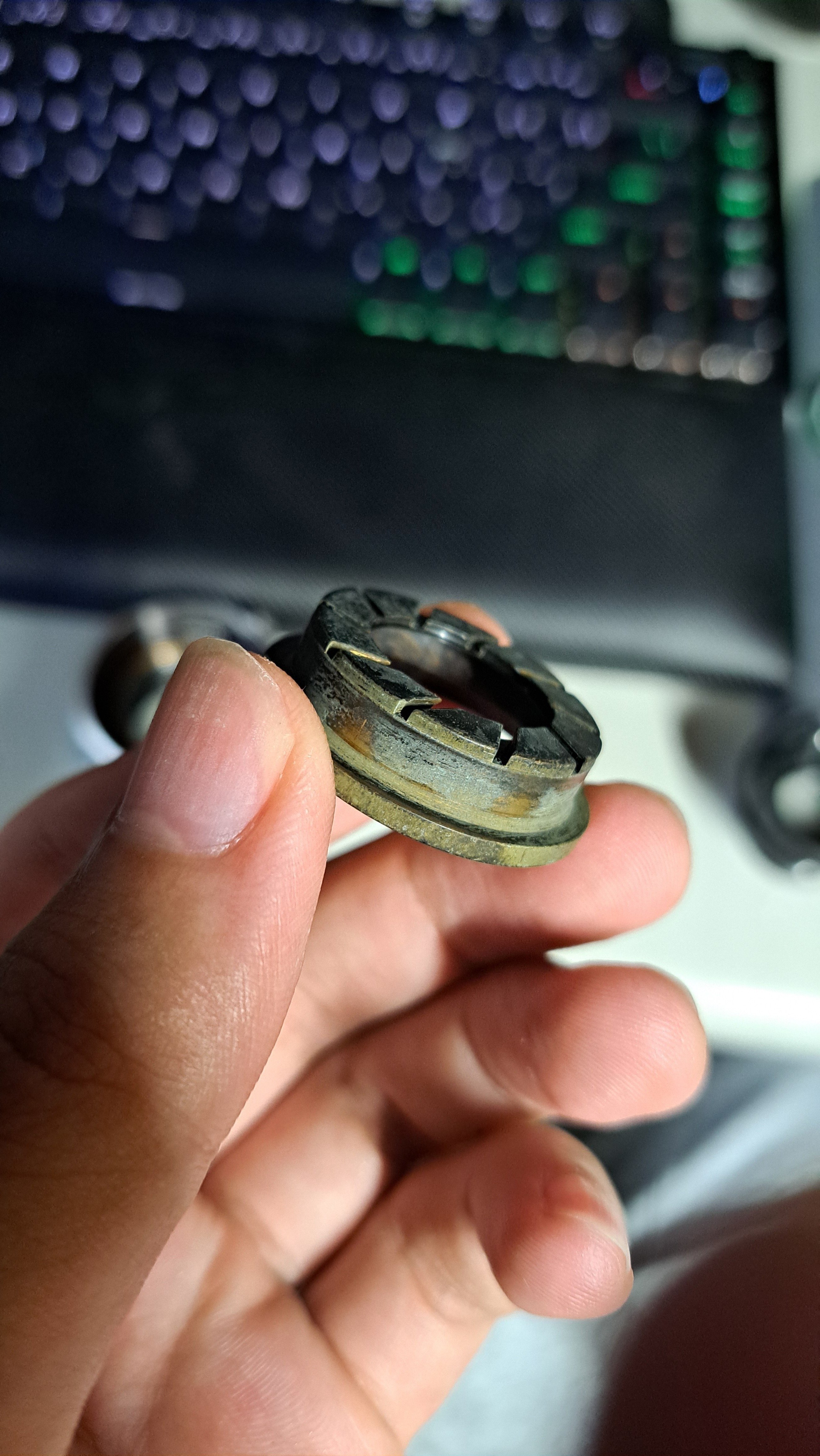 レンズの絞り羽根が組み直せない！？｜うにょーん