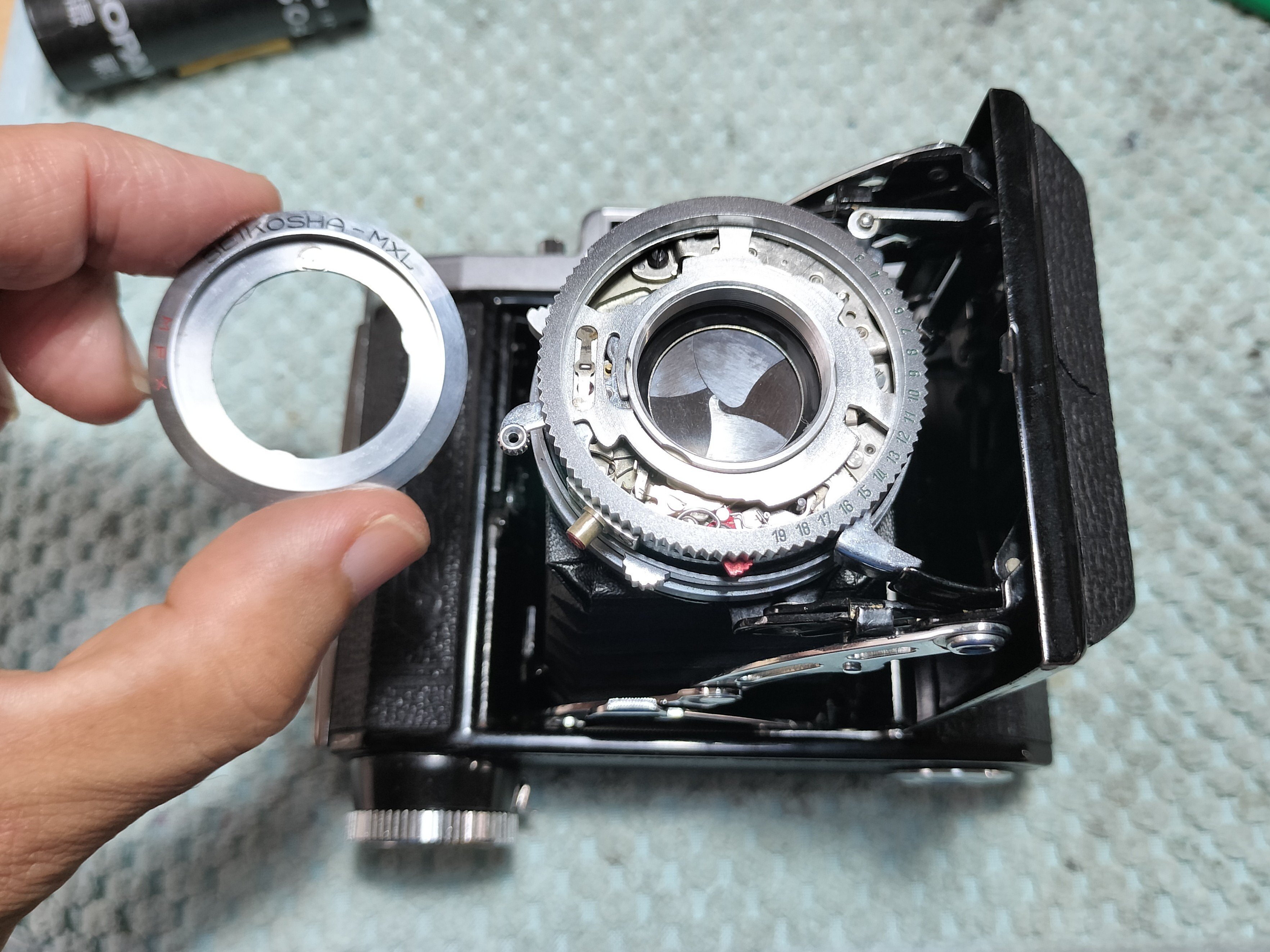 Konica Perl iiiの分解｜フィルムカメラ修理のアクアカメラ