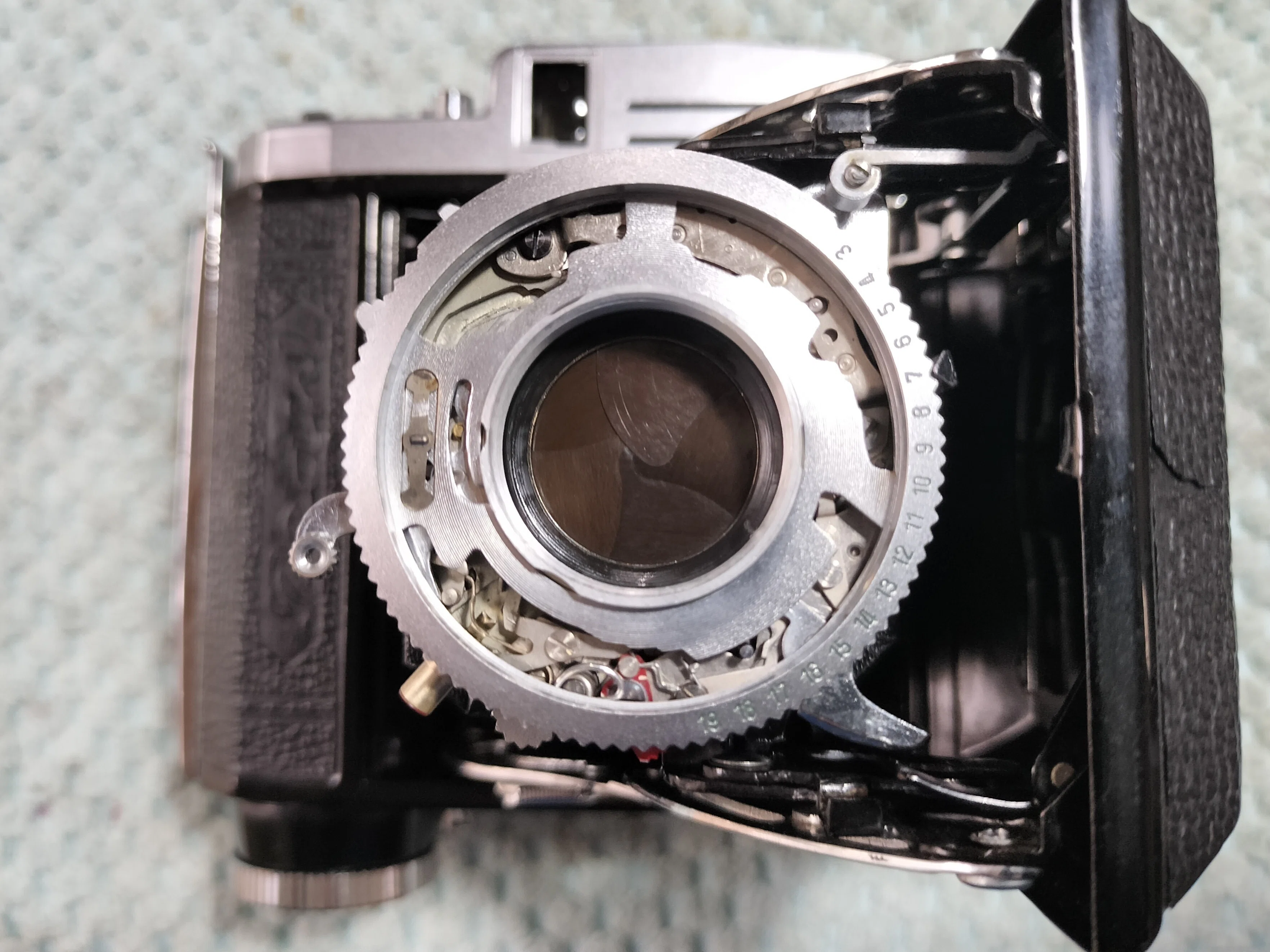 Konica Perl iiiの分解｜フィルムカメラ修理のアクアカメラ