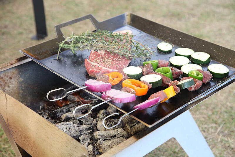 HIBANAS 鉄板 尼崎の町工場から“愛でるプロダクト”を」HIBANASが灯す、日常で愛さ