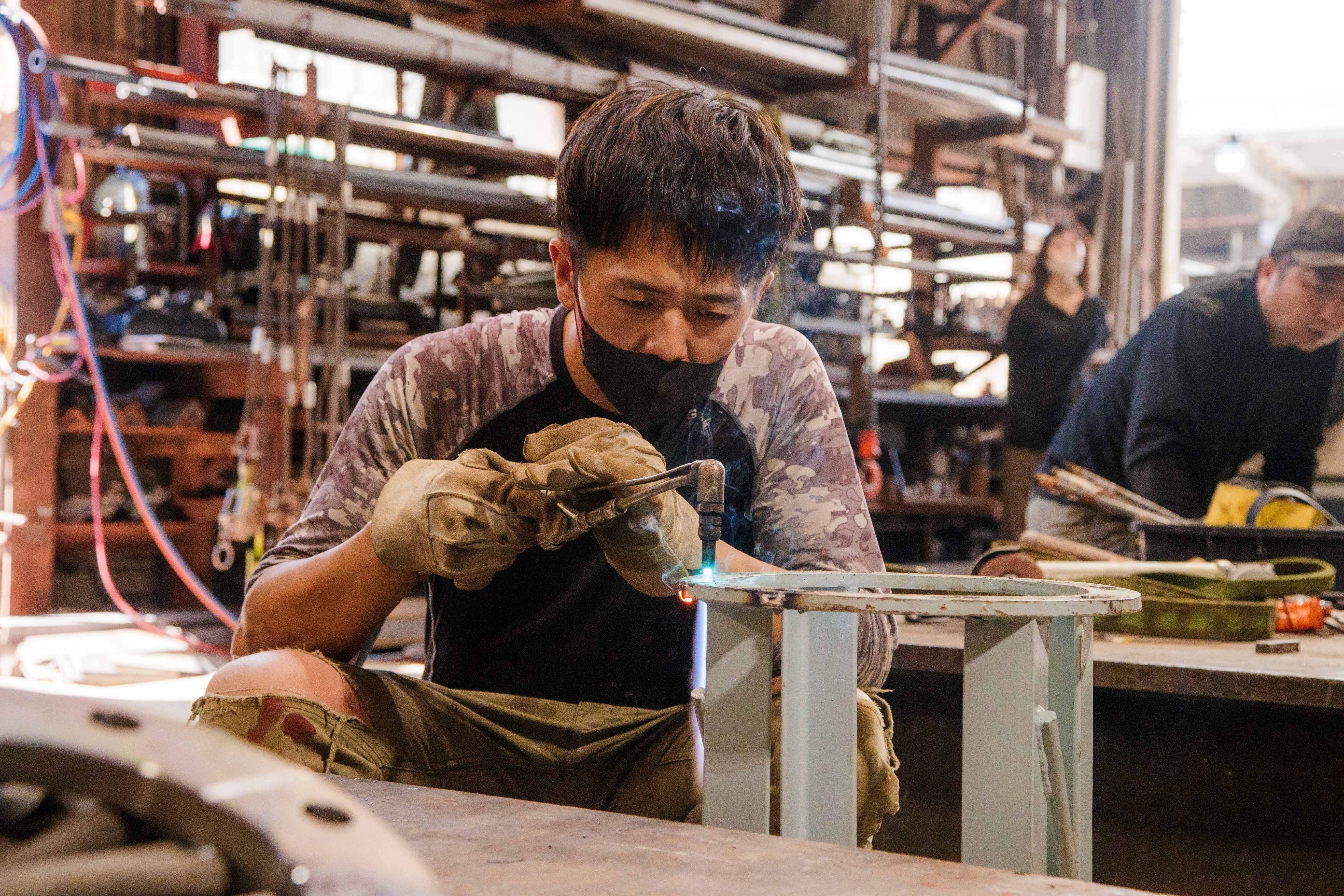 尼崎の町工場から“愛でるプロダクト”を」HIBANASが灯す、日常で愛さ