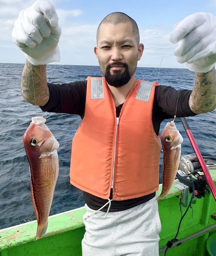 泳がせ】アジ・2名様で100匹超え、ブリが海面まで来るも・・・！｜あま