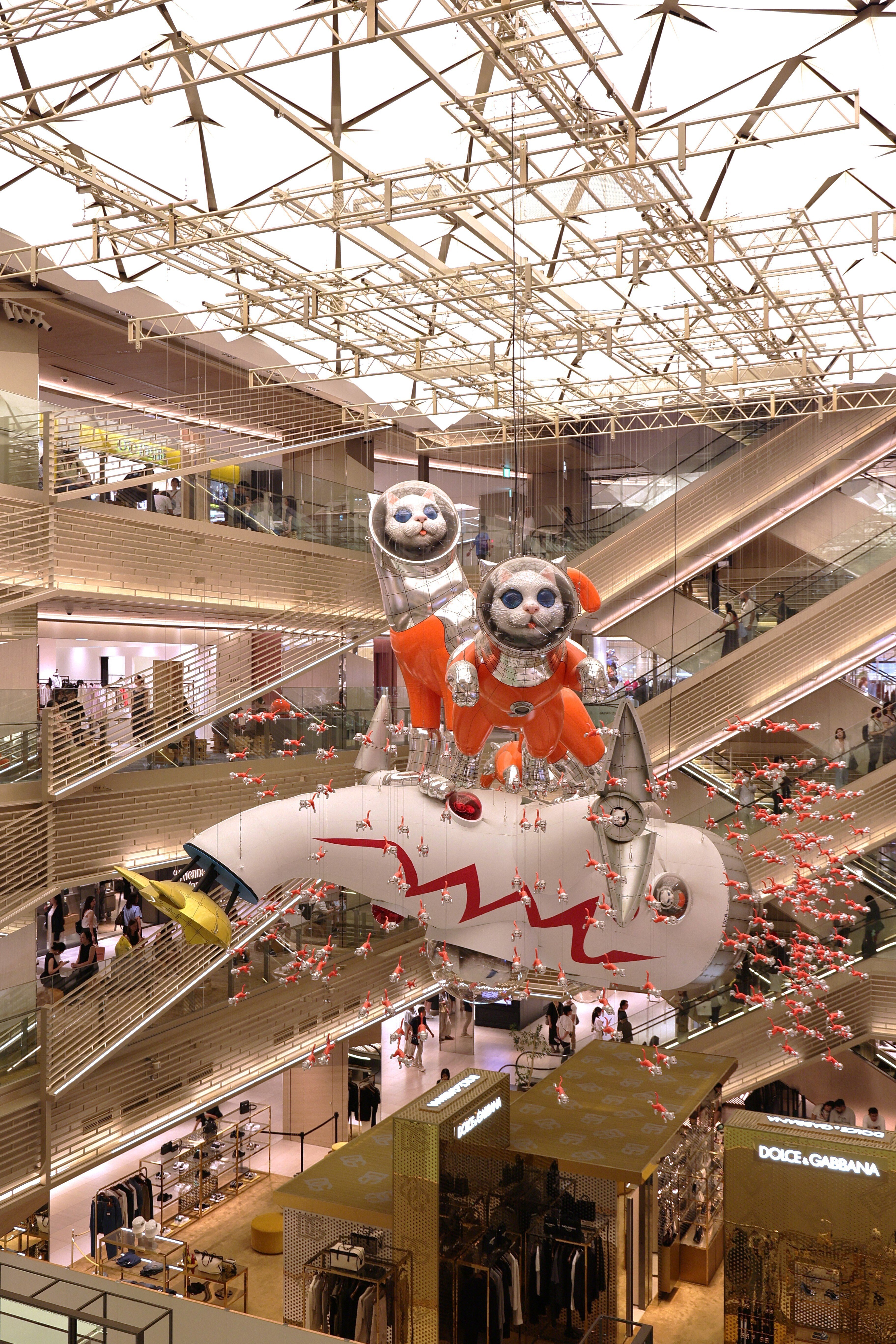 ヤノベケンジ01「宇宙猫の秘密の島」上陸｜Abbey -旅するように暮らす