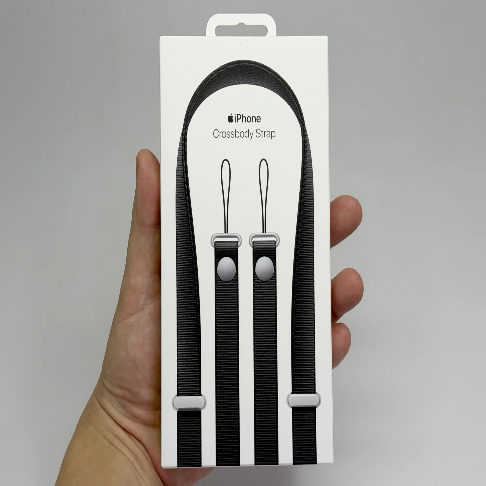 Appleのクロスボディストラップを活用するために無印良品のケースを 