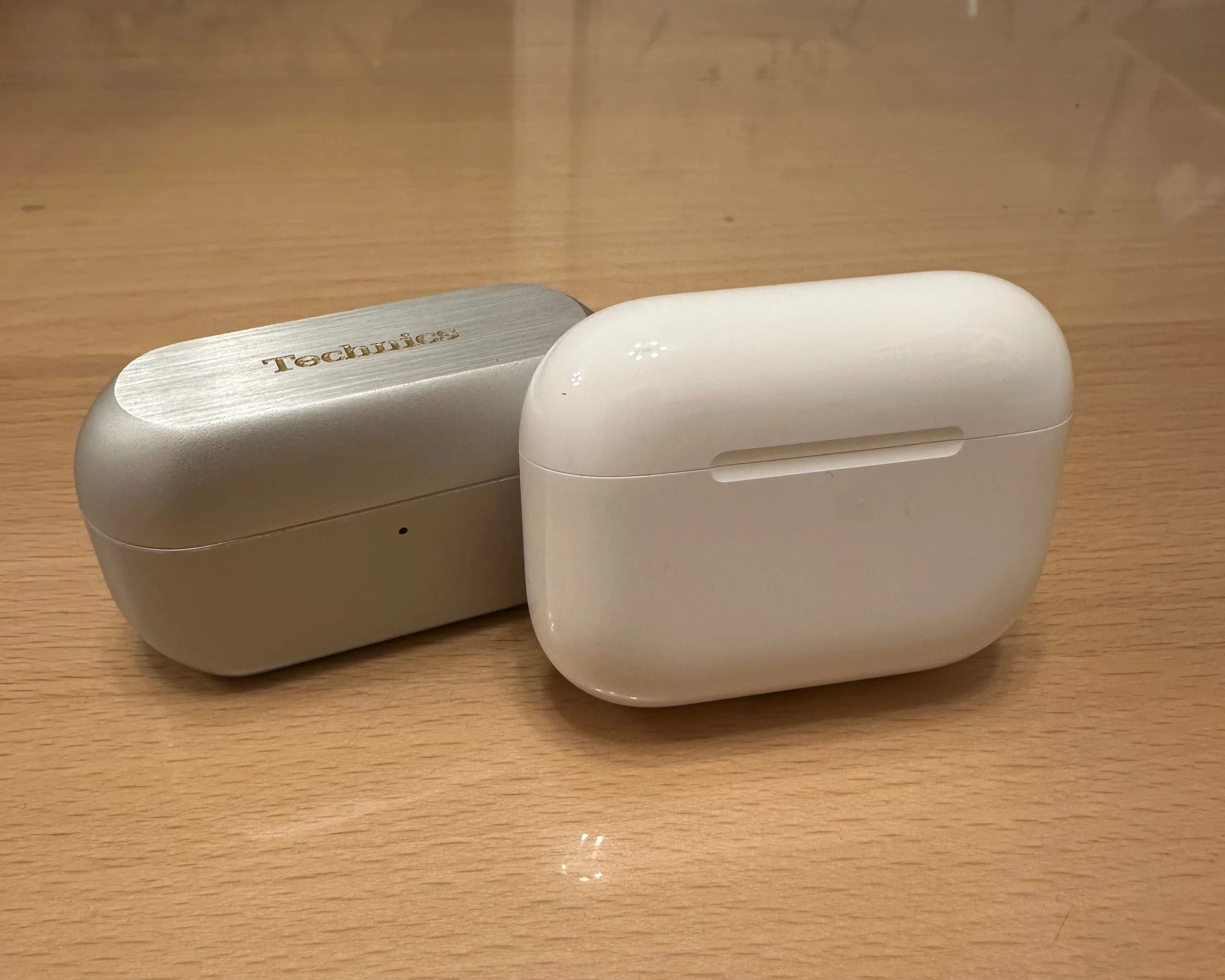 AirPodsPro 3年程使用した物です 【公式通販】