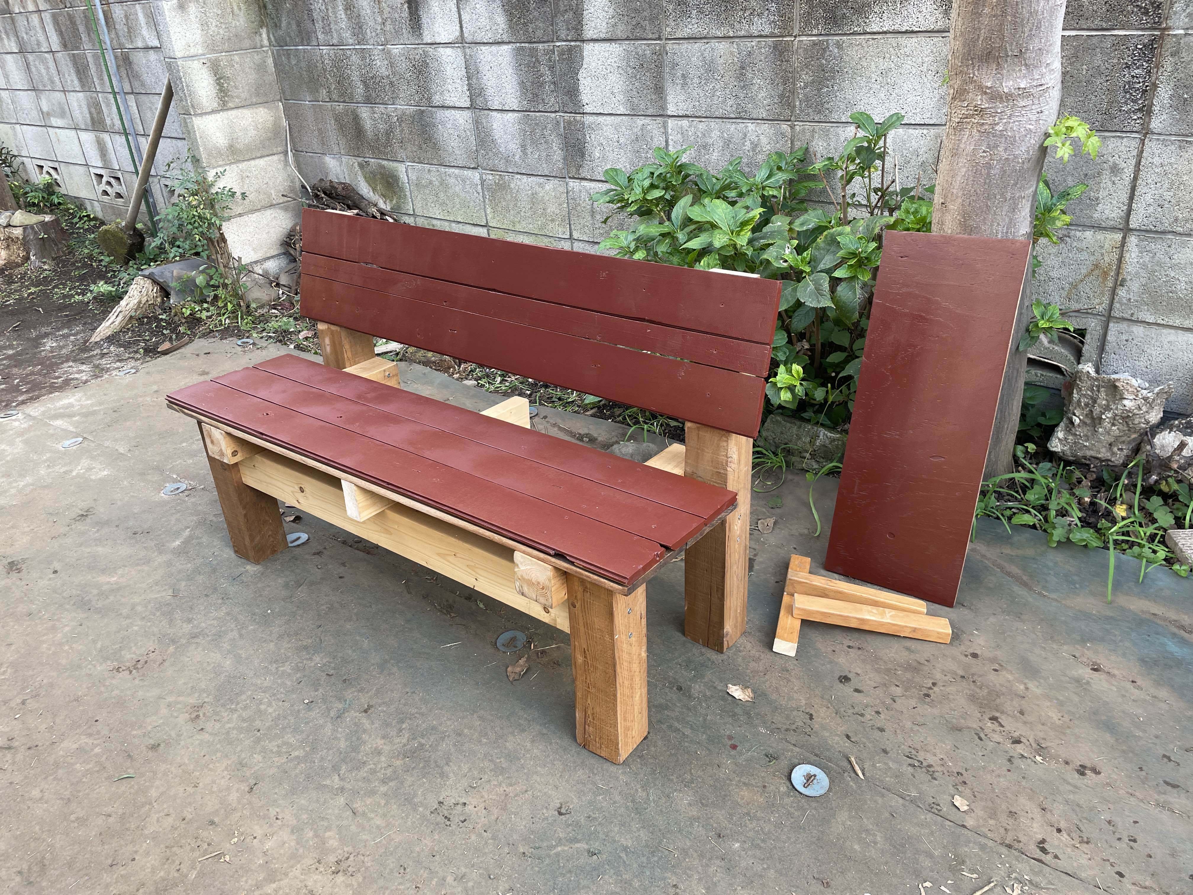 ぶんじのベンチ図鑑①廃材から作った木製ベンチ「初号機」｜ぶんじのベンチ