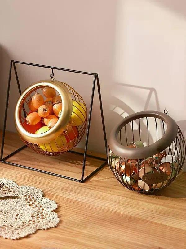 秋のリビングをおしゃれに！吊り下げ式アイアンフルーツバスケットで
