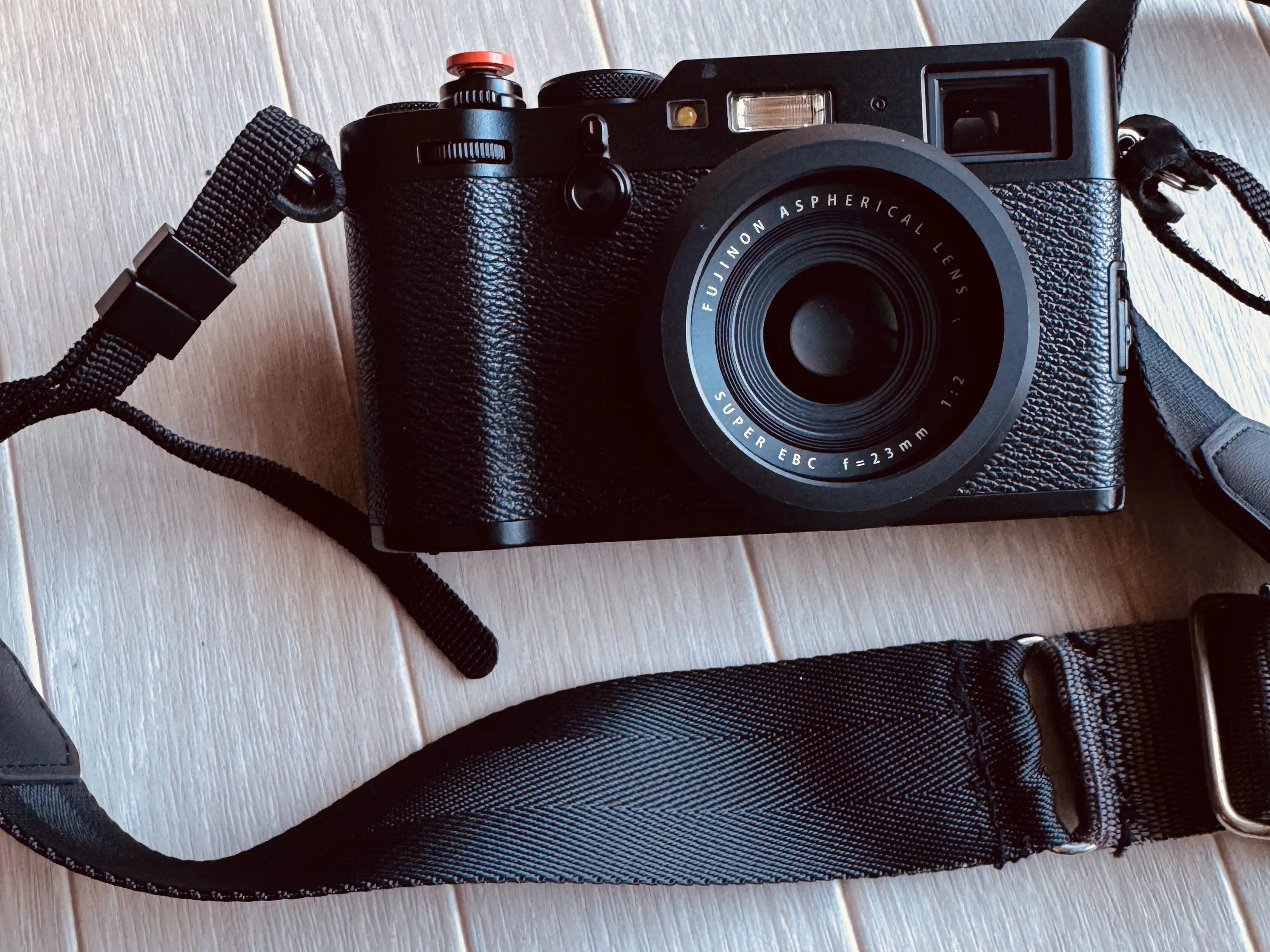 FUJIFILM X100F」不便で最高な FUJIFILM X100F」不便で最高な