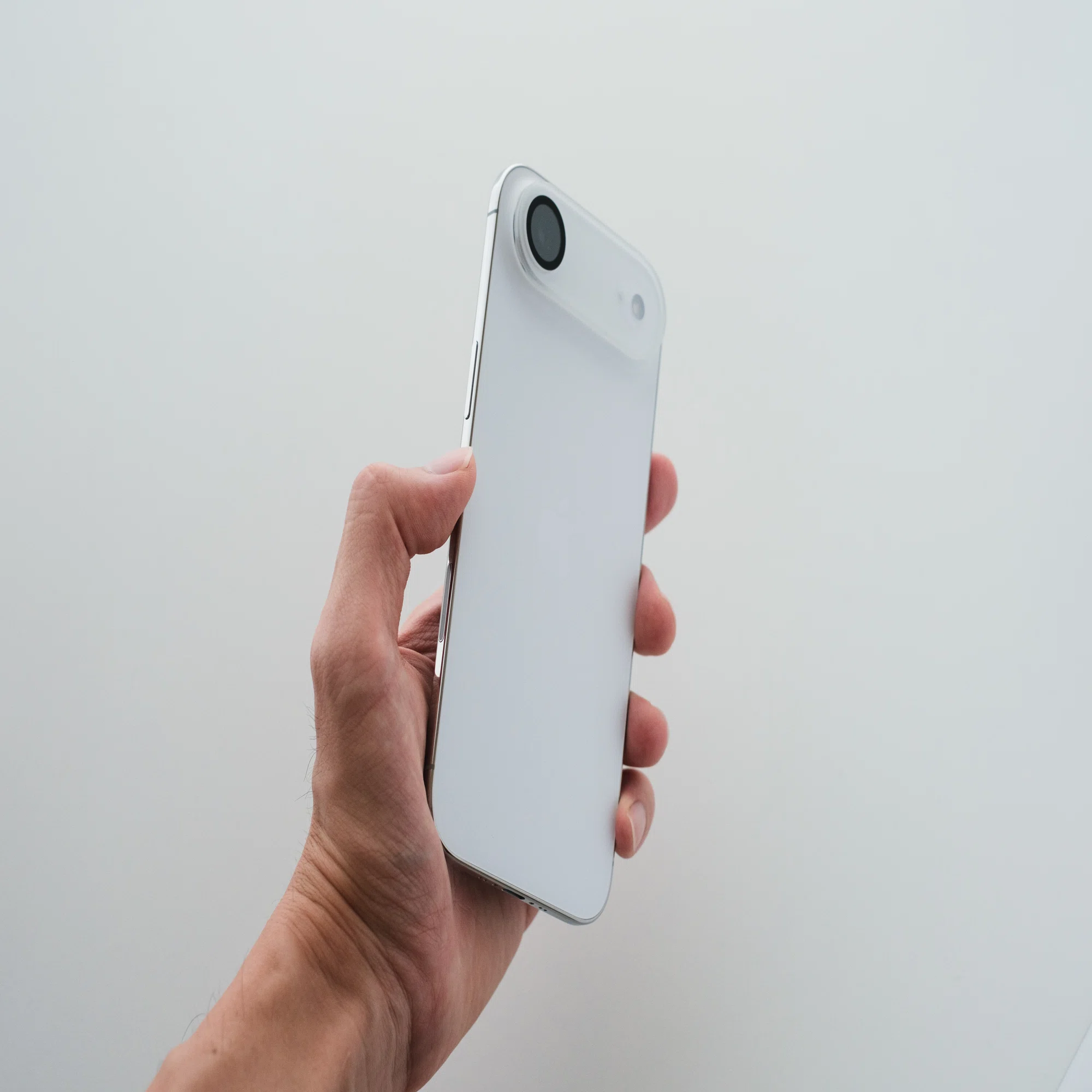 4年愛用したiPhone 13 miniからiPhone Airに買い替えた5つの理由 