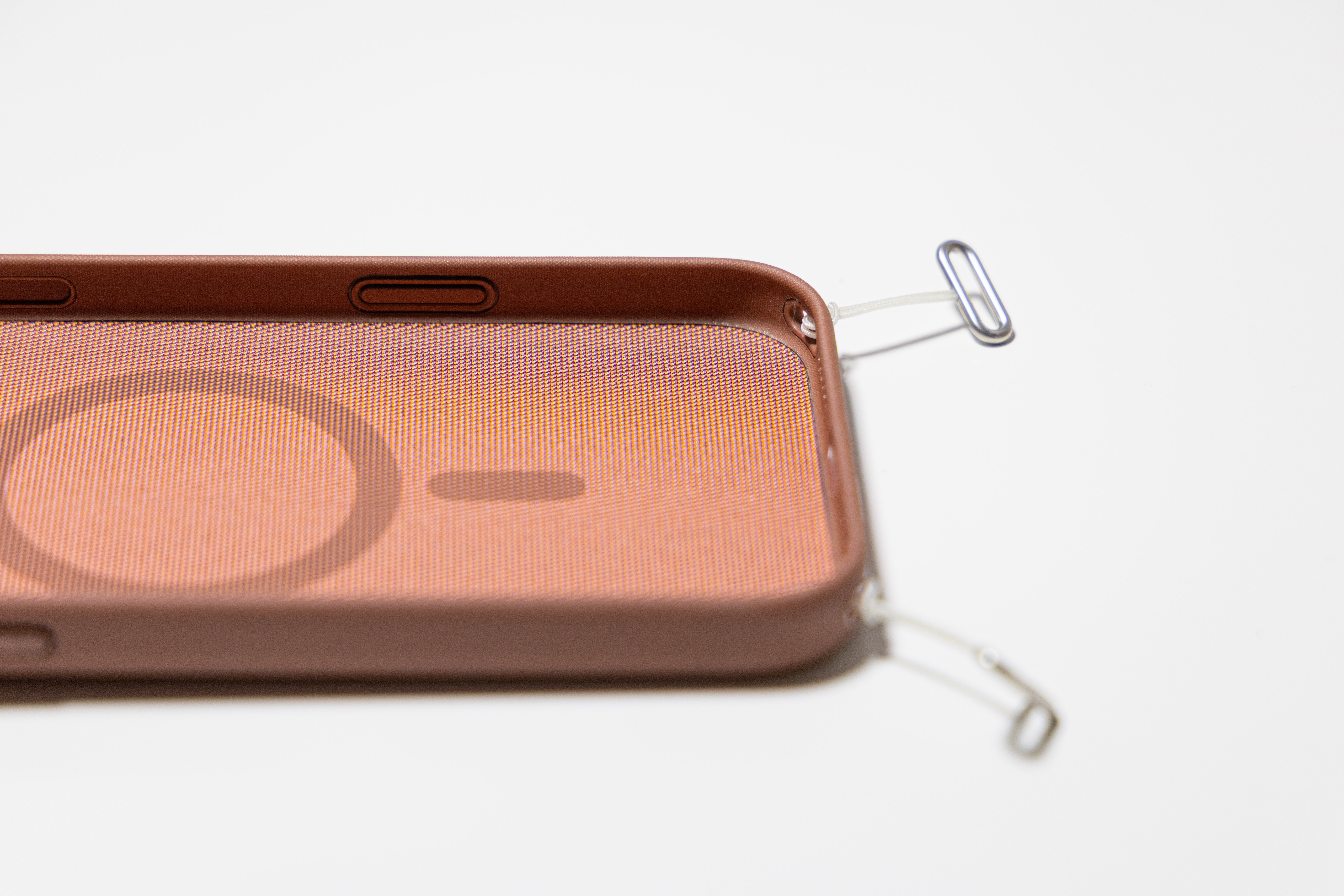 1万円の紐】Appleクロスボディストラップを買ったのでレビュー｜まつりくん