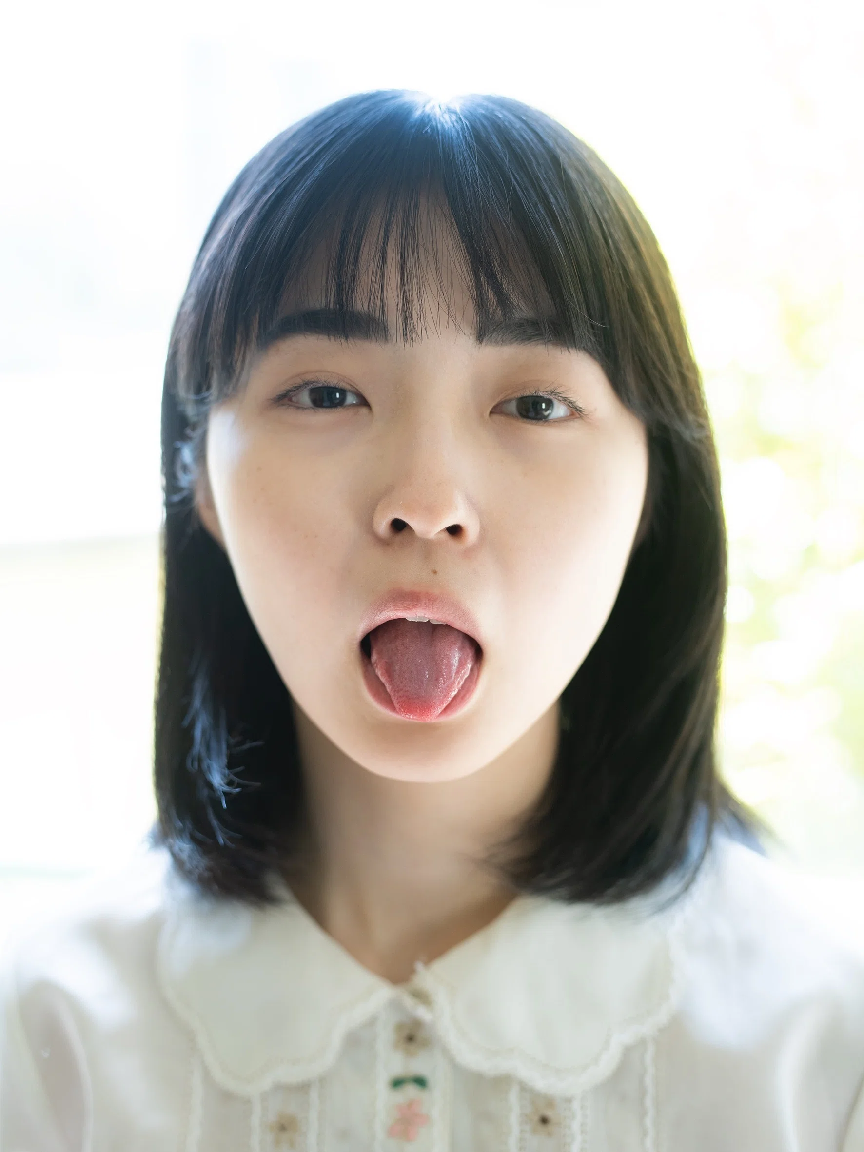 5年ぶりの商業出版の少女礼讃の写真集(A4サイズ480ページ)刊行記念展
