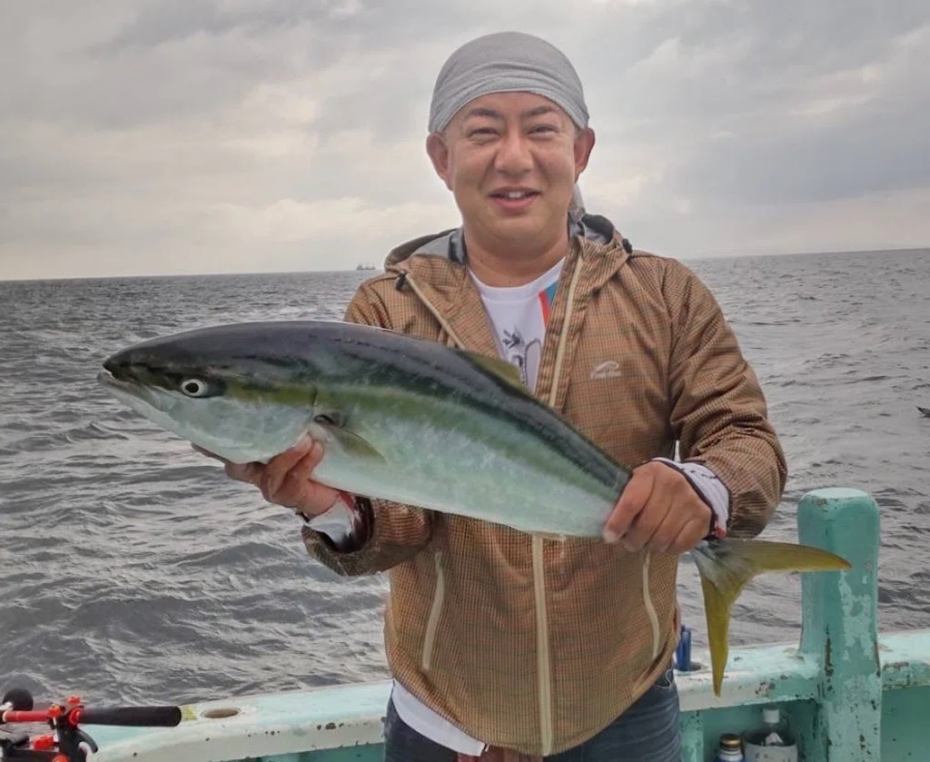 7kgブリ筆頭にワラサも4kg級をゲット！甘鯛＆真鯛釣りも出船中！｜あま