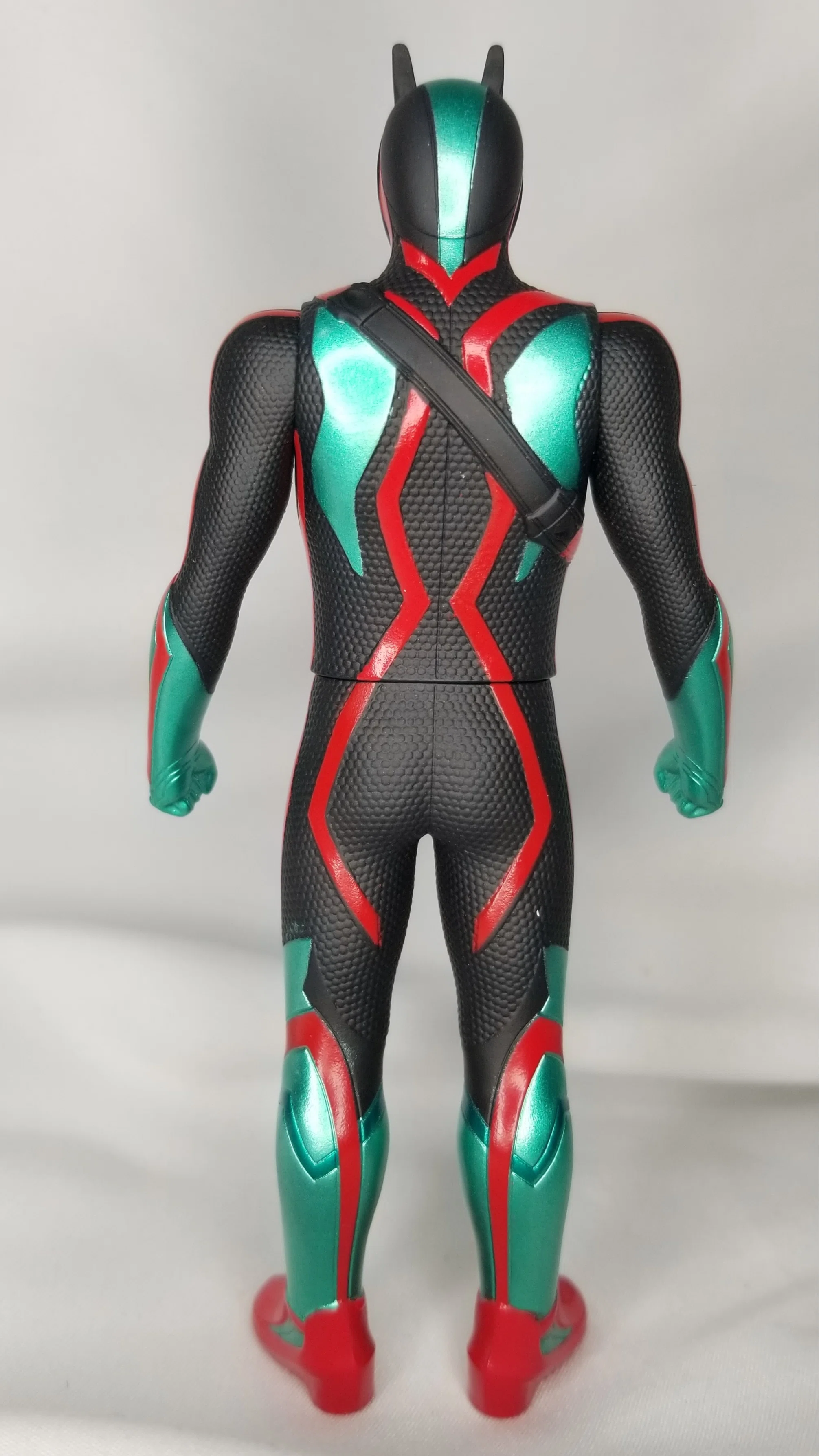 圧倒的情報密度！ 仮面ライダーストア限定ソフビ『ゼッツ フィジカム
