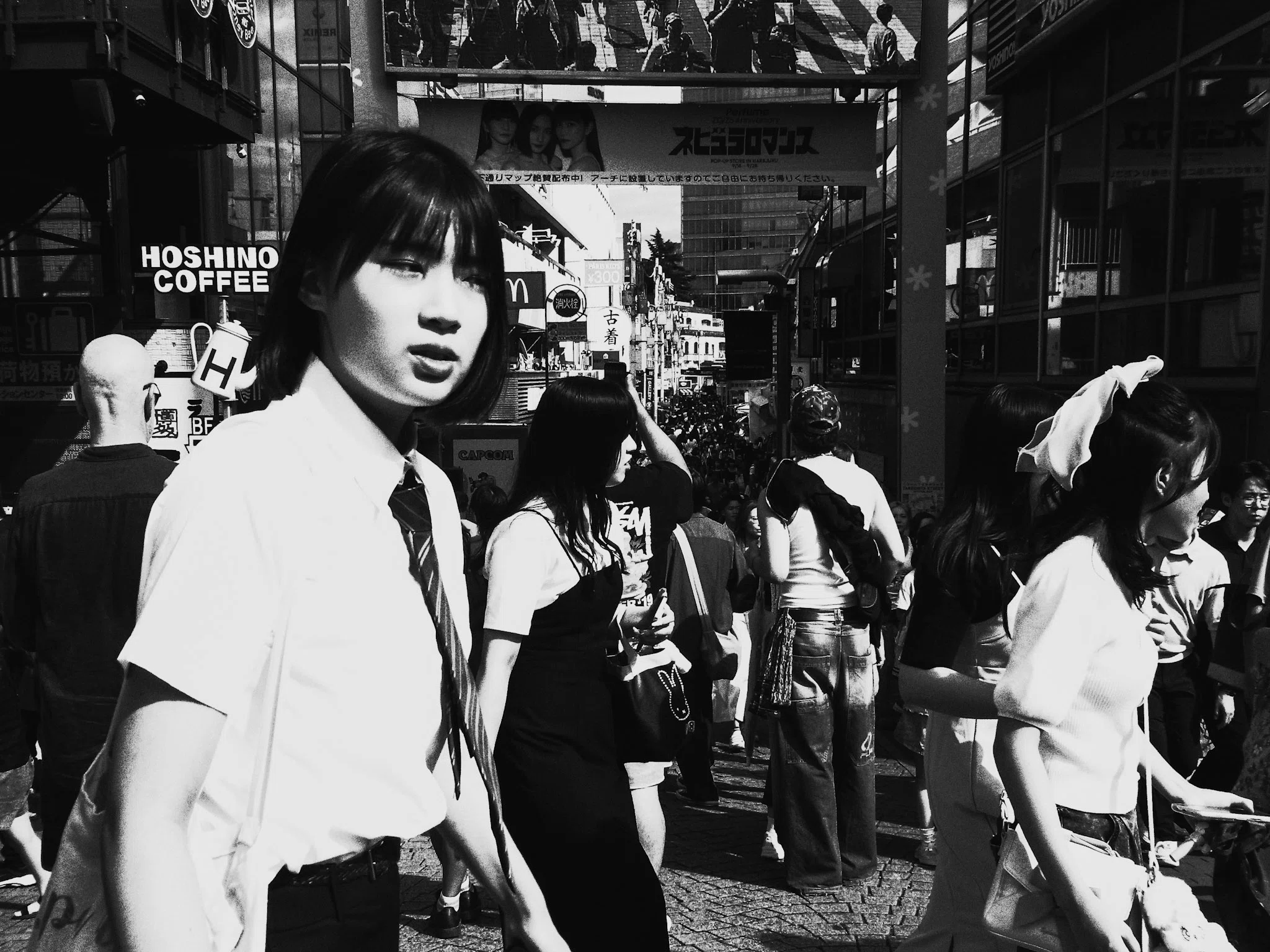 RICOH CX2というカメラの、ハイコントラスト白黒写真｜driftwood