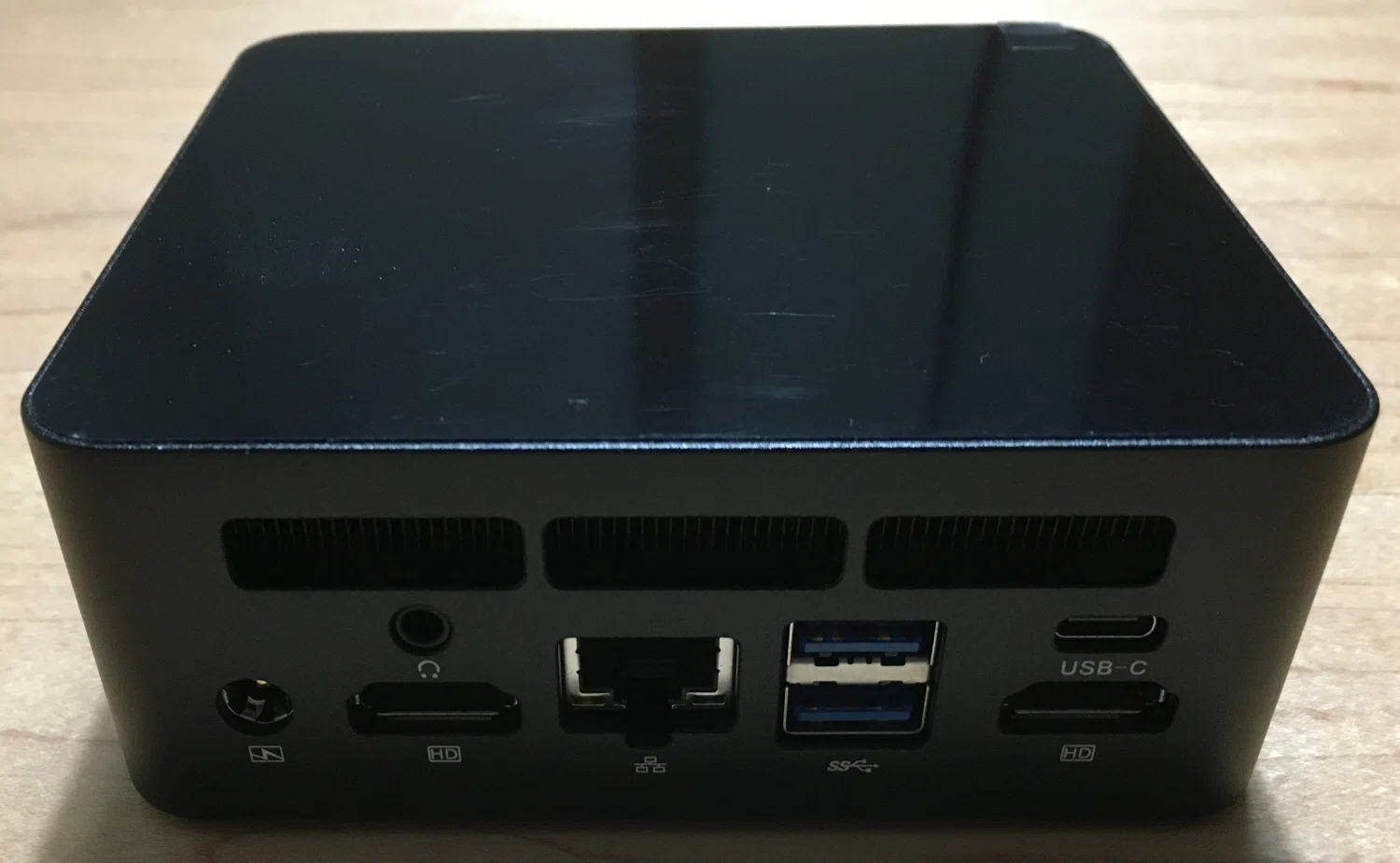 ミニPC AMD Ryzen 5 3550H 4コア8スレッド 8GB 3画面 MINISFORUM、Ryzen 5