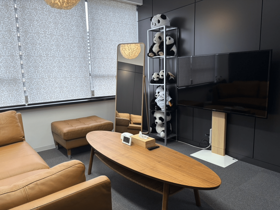 モニター（43inch）・鏡 利用スタジオのPGM映像が見られます