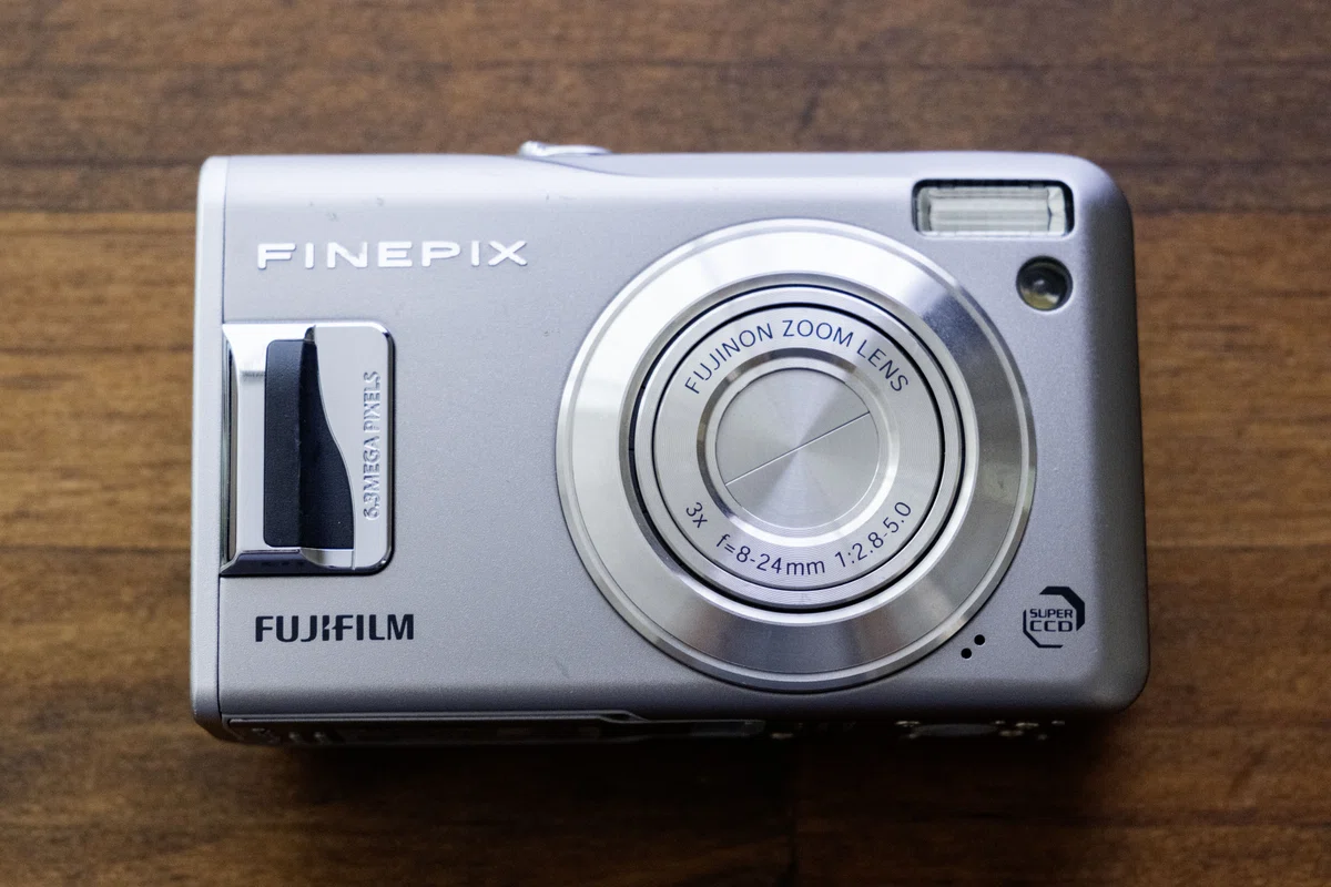 オールドコンデジの世界】名機!! FUJIFILM FINEPIX F31fd｜ゆるカメ2014