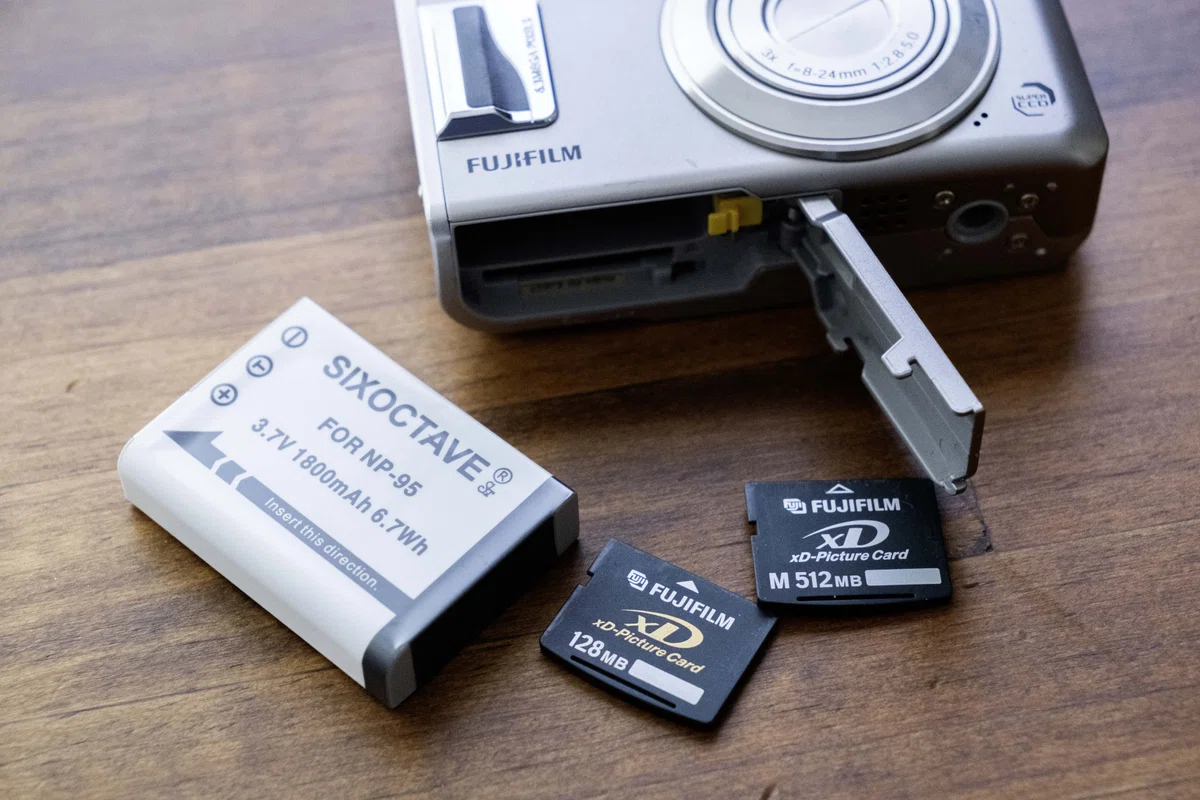 オールドコンデジの世界】名機!! FUJIFILM FINEPIX F31fd｜ゆるカメ2014