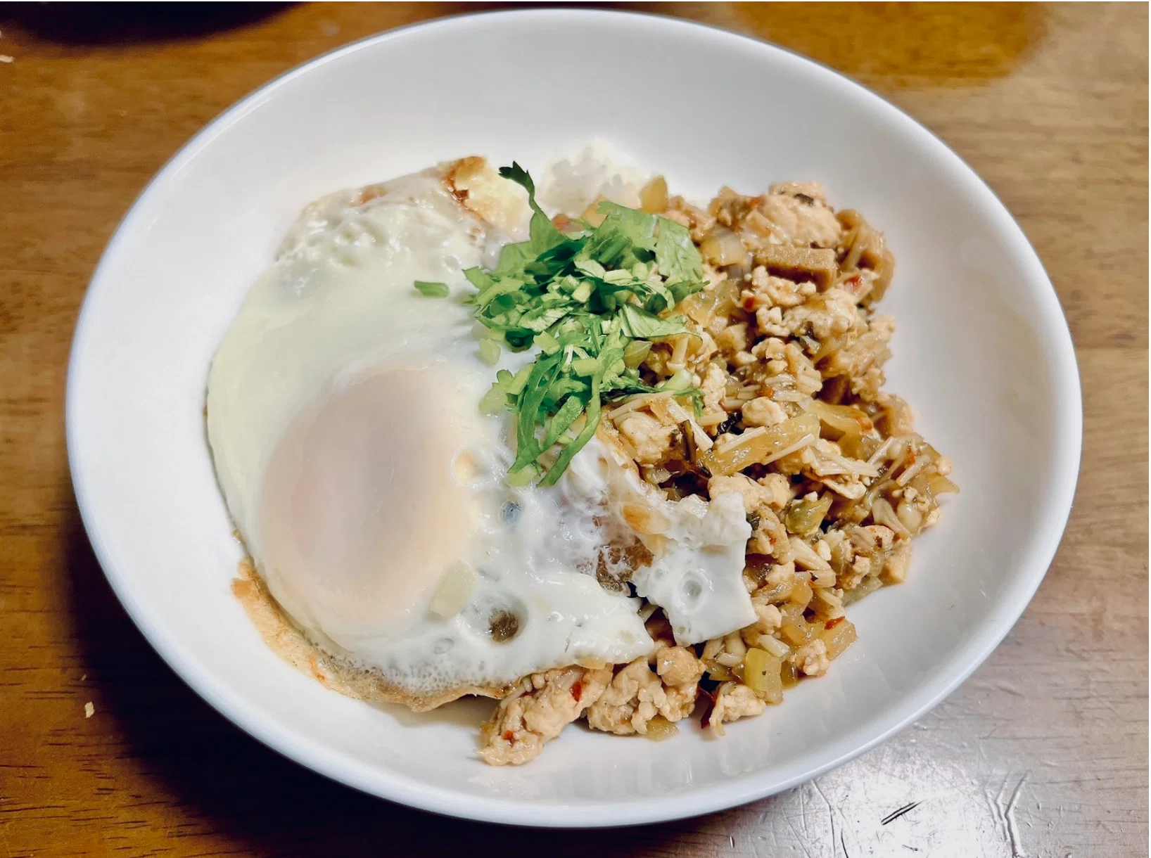 タイ料理初心者でも簡単。エノキと玉ねぎでカサ増しする我が家の