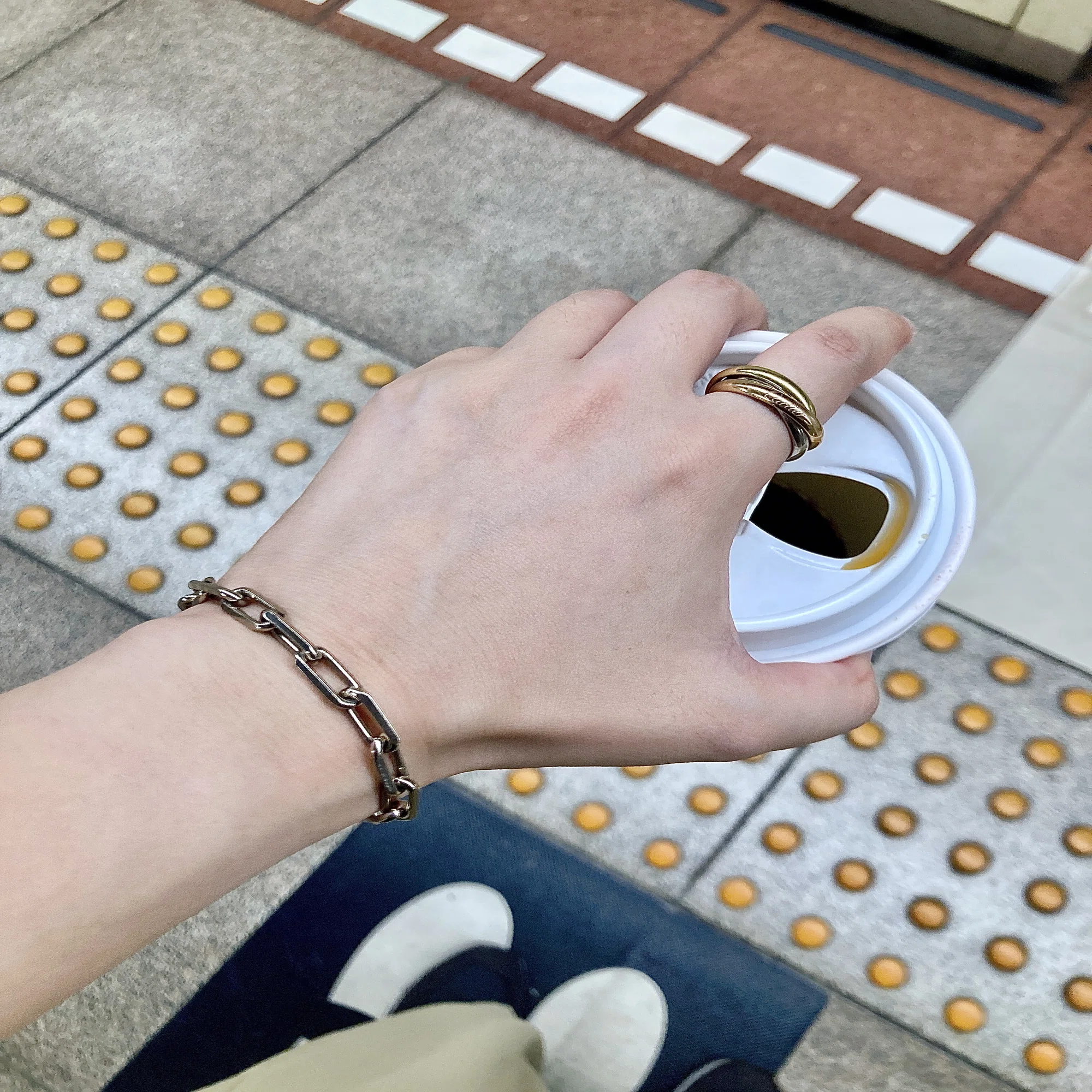 サントスブレスレットWGをカジュアルに使いたい｜らっこ