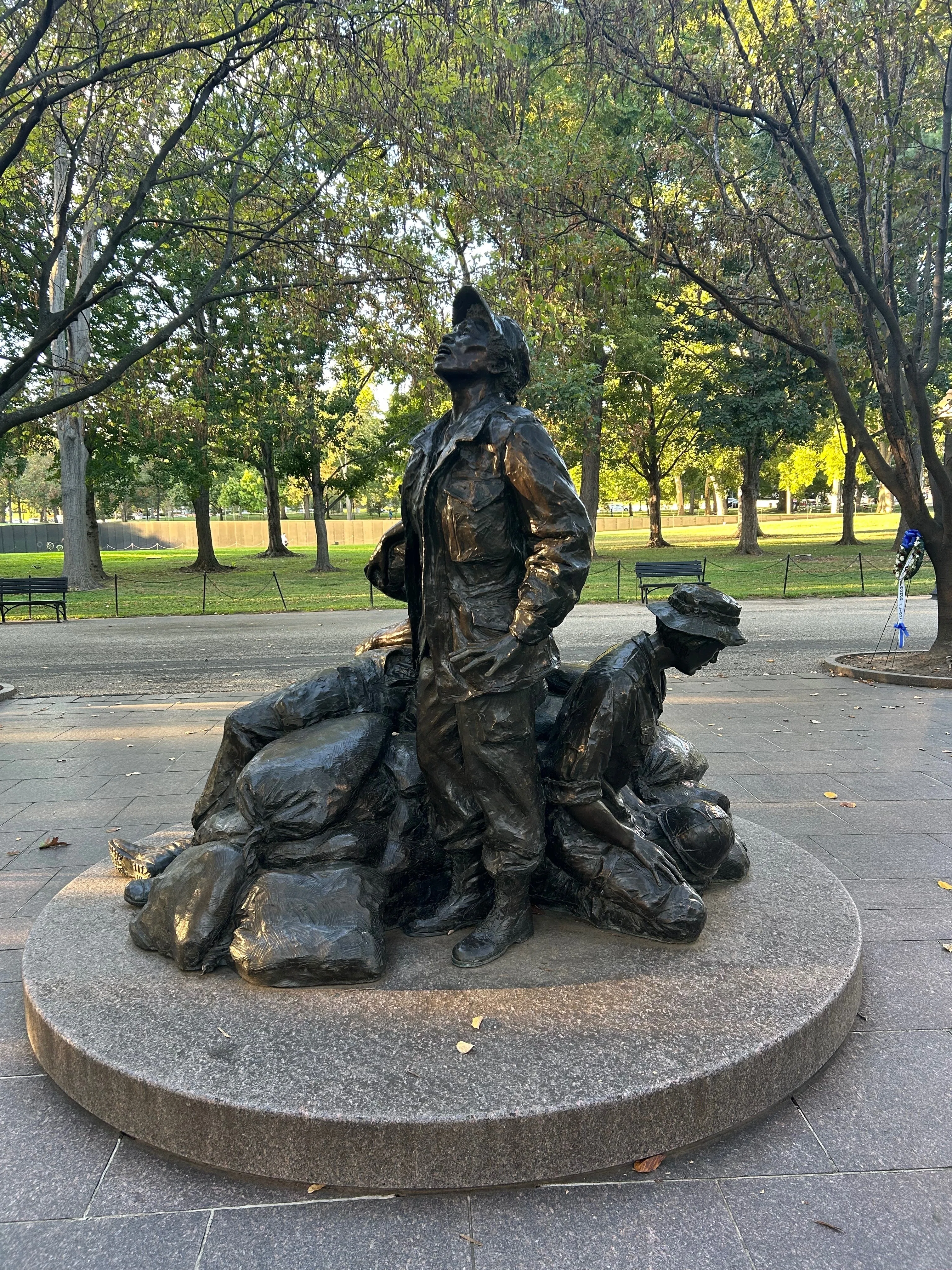 No.712『（英文）エルクス国立退役軍人記念碑』 ワシントンD.C観光案内（Vietnam Veterans Memorial）｜栗田さん
