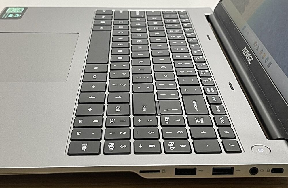 Ryzen 7 7735HSを搭載する16インチノートPC「ACEMAGIC RX16」、実機の