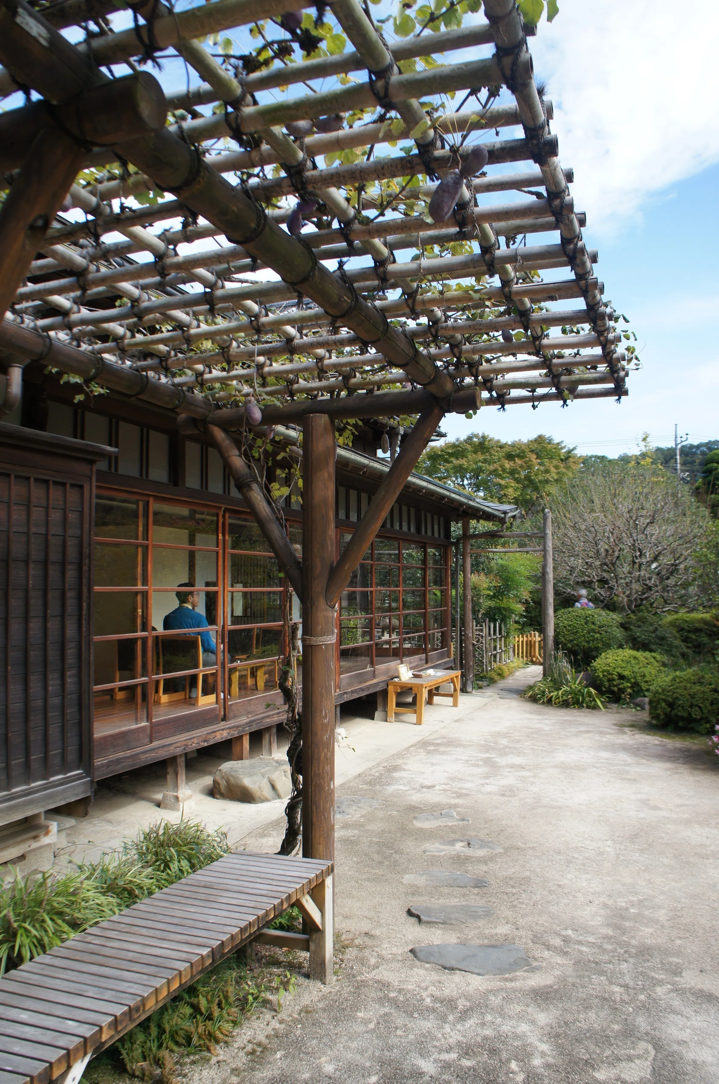 高尾山近くの古民家庭園。高尾駒木野庭園。｜niwa_emon
