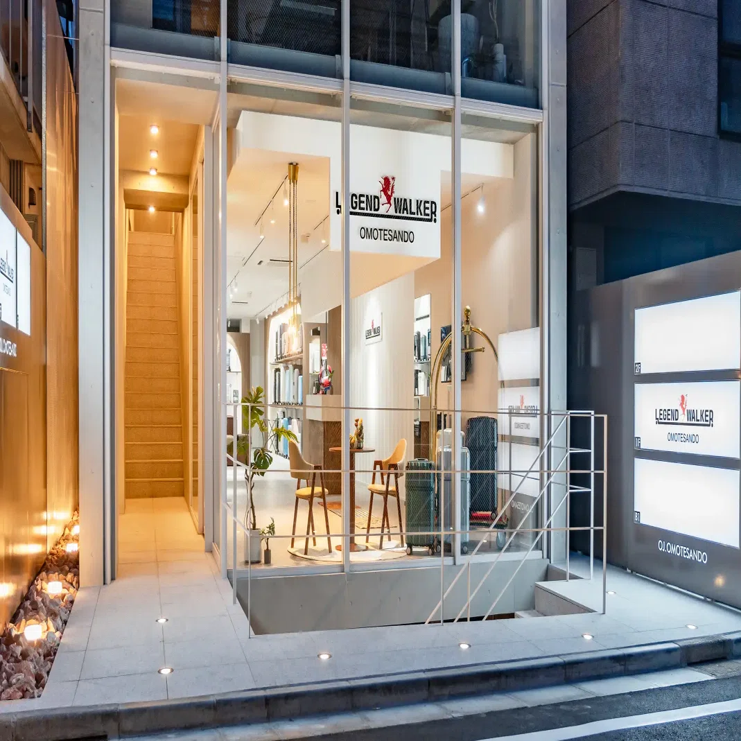 スーツケース図鑑】革命の旗艦店が表参道に降臨！ レジェンド